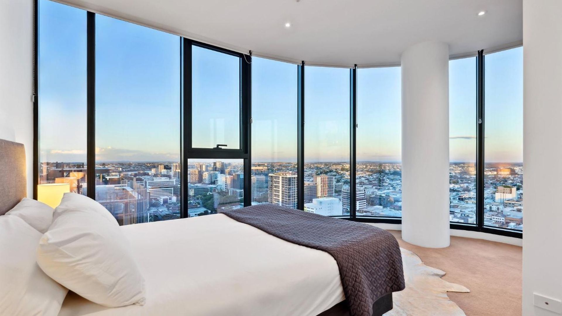 Fortitude Valley 3-bed, Floor And Bridge View * Brisbane