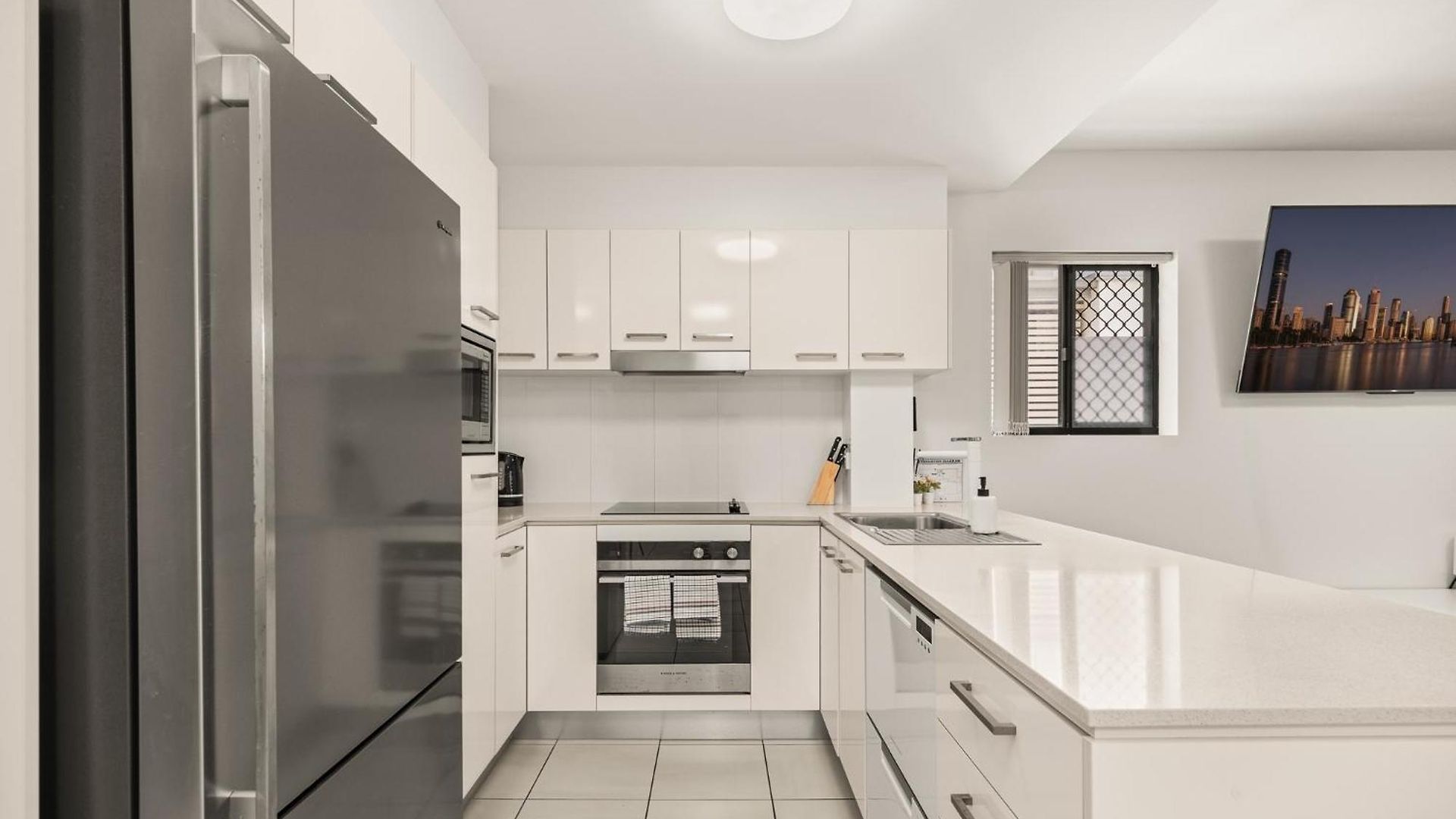 South With Pool Access Apartment
