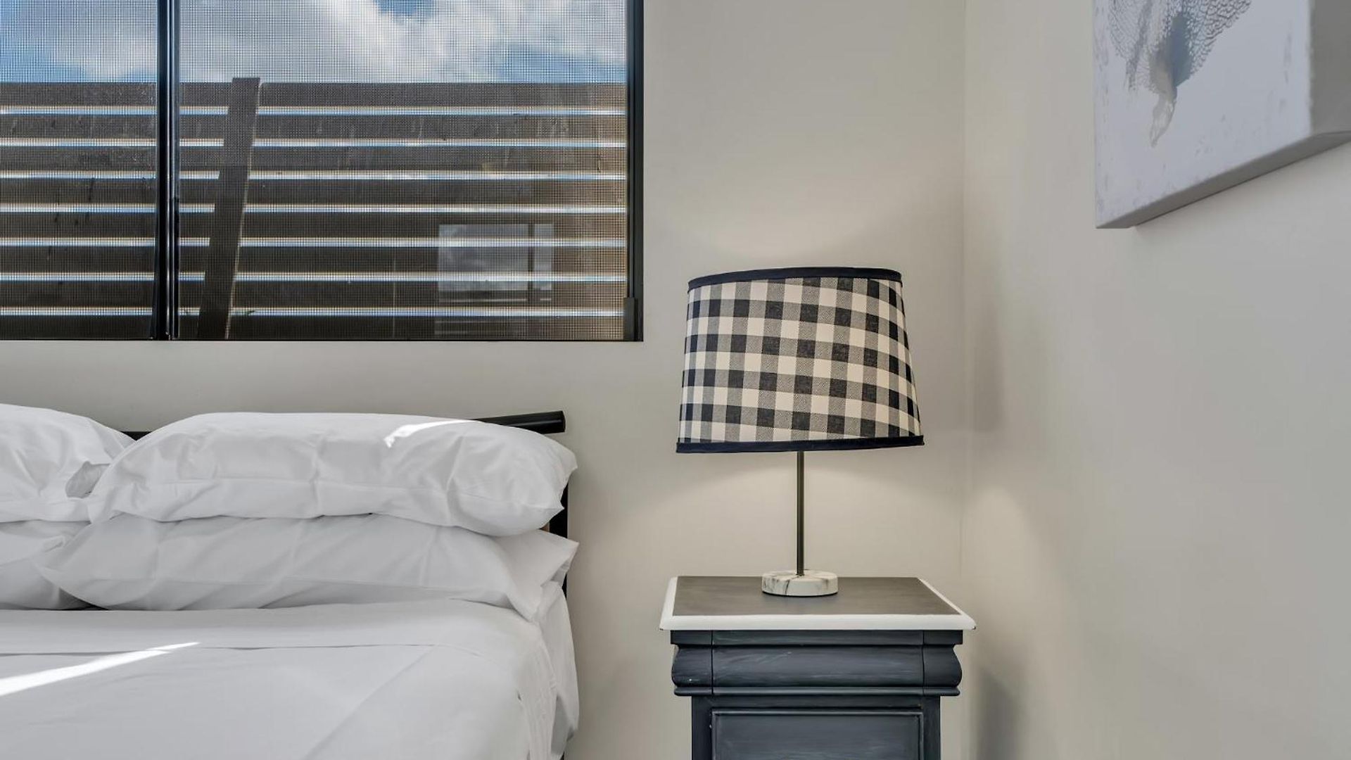 Bright 2-bed With Private Balcony & Serene View