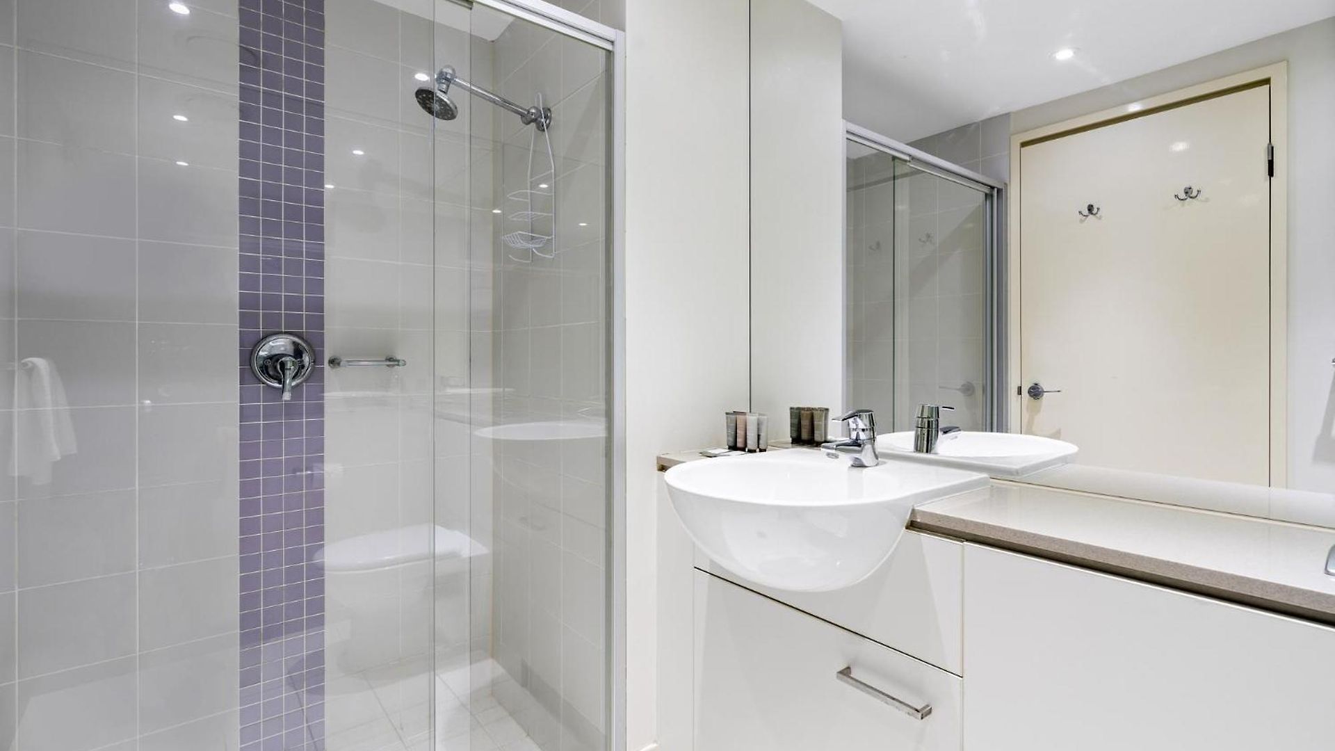 2-bed Pad With Pool & Gym * Brisbane