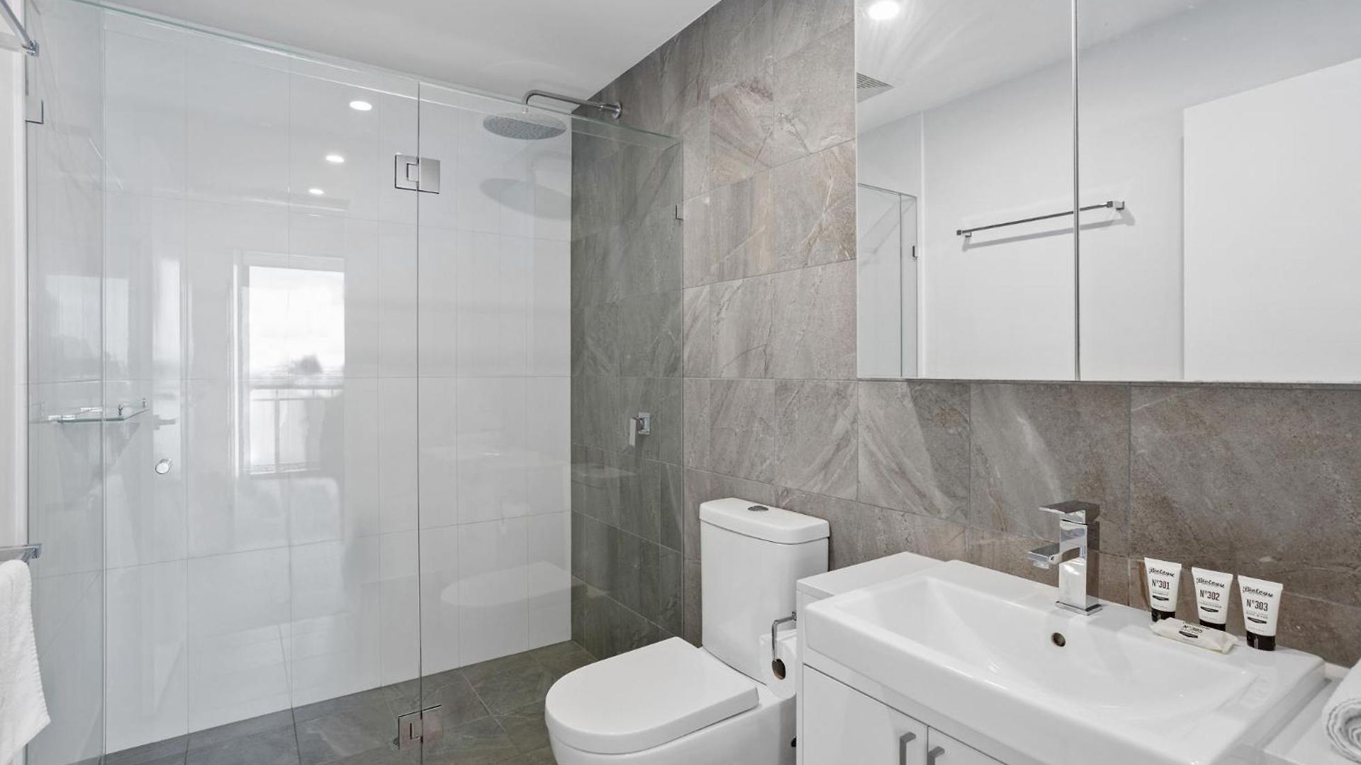 Apartment Sleek 2-bed With Balcony And Communal Bbq Area Brisbane
