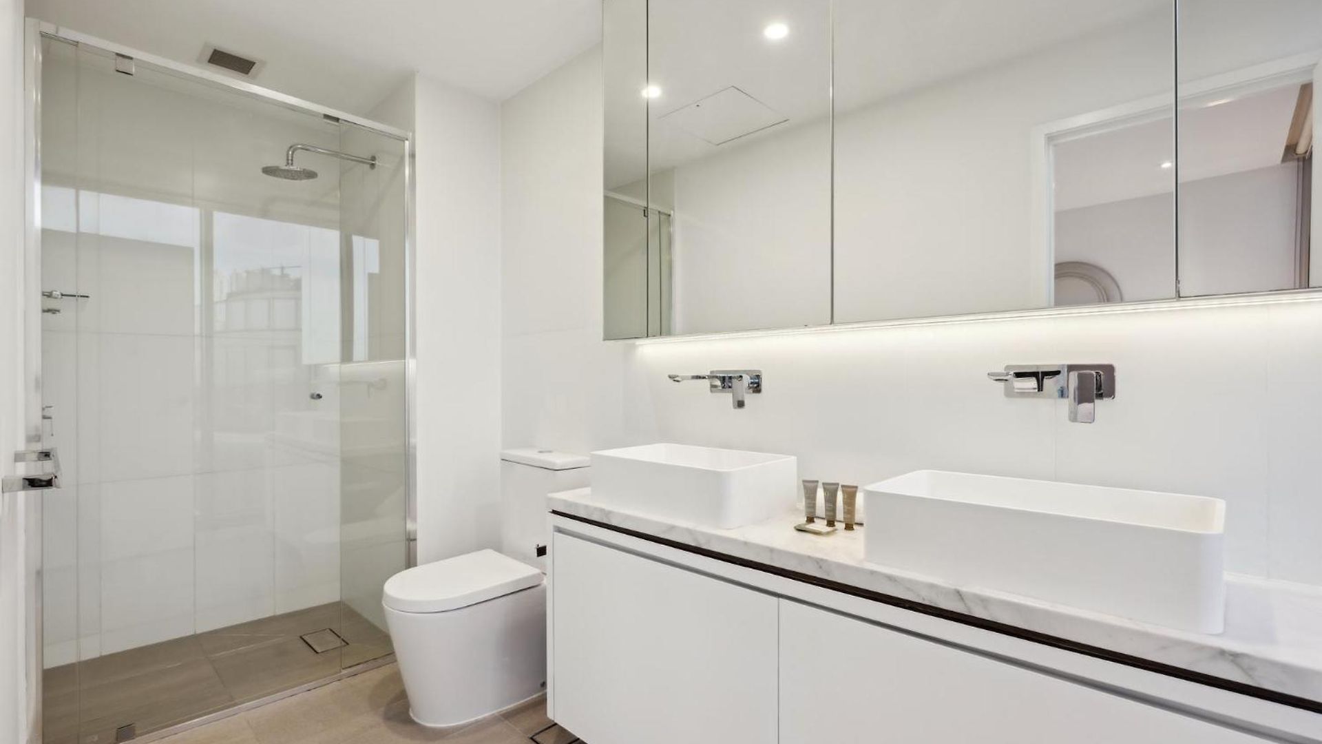 Apartment Fortitude Valley 3-bed, Floor And Bridge View