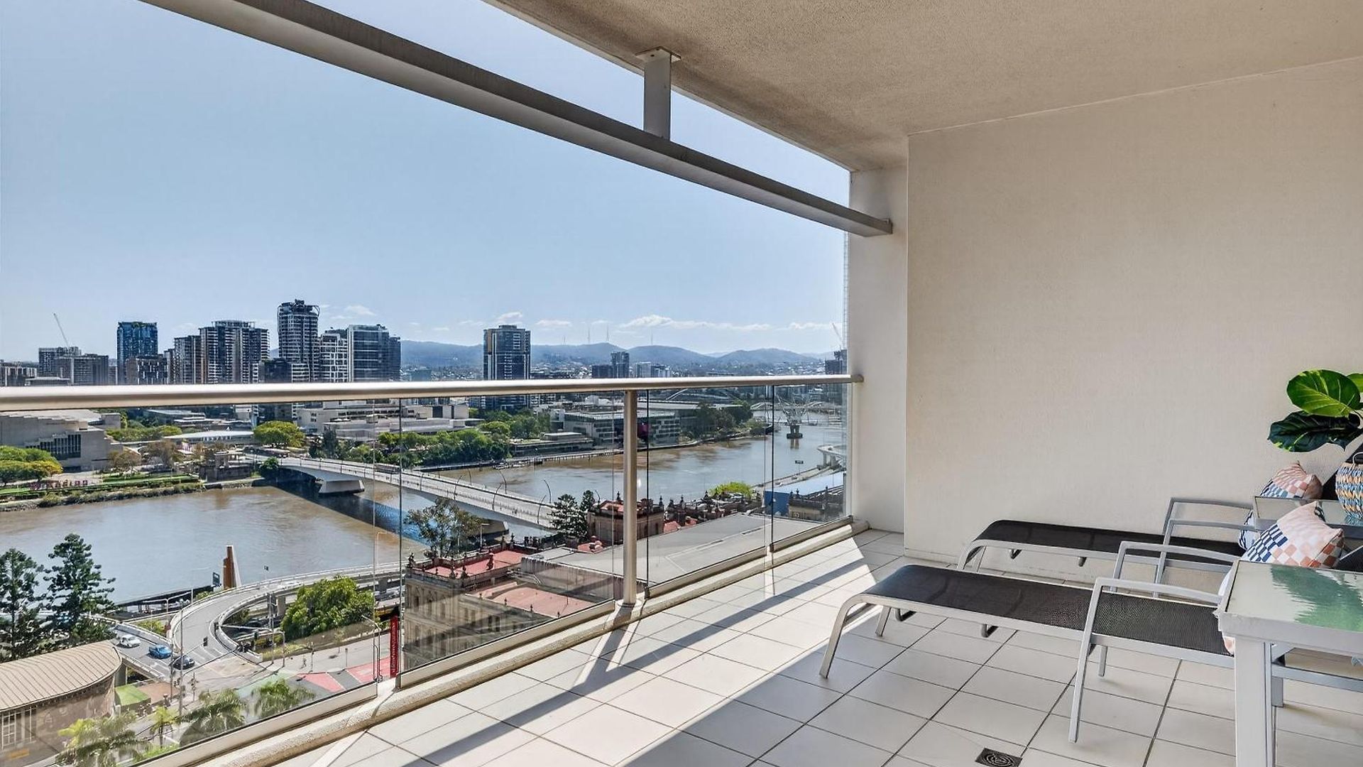 Apartment Hampton's Haven On Level 17 In Casino Towers *