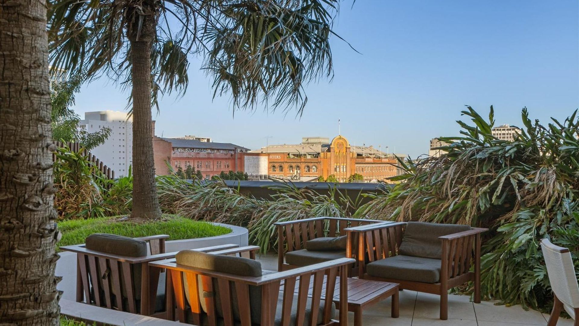 Fortitude Valley 3-bed, Floor And Bridge View Apartment Brisbane