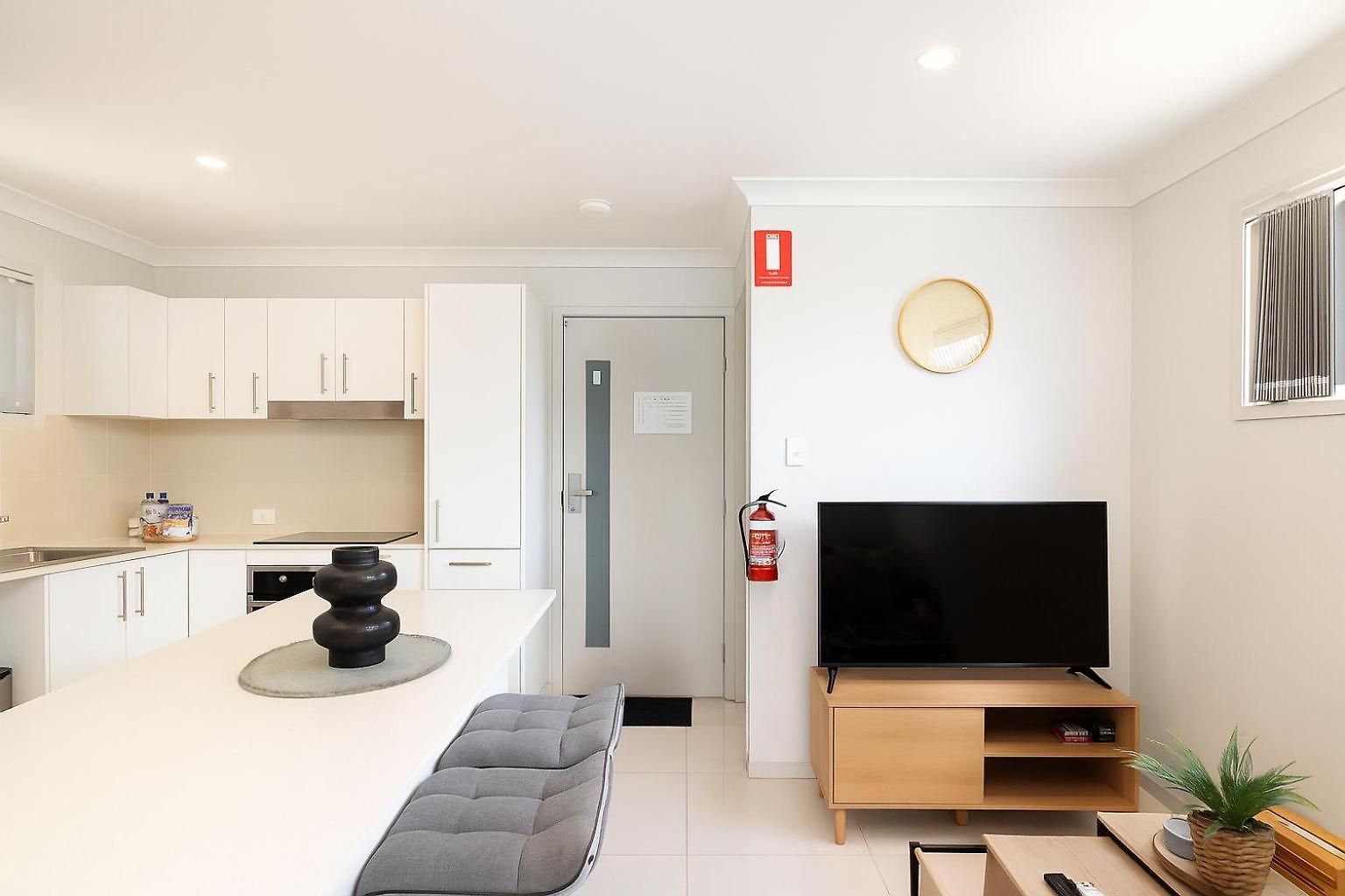 Apartment Smart Self Check-in - W Freney *
