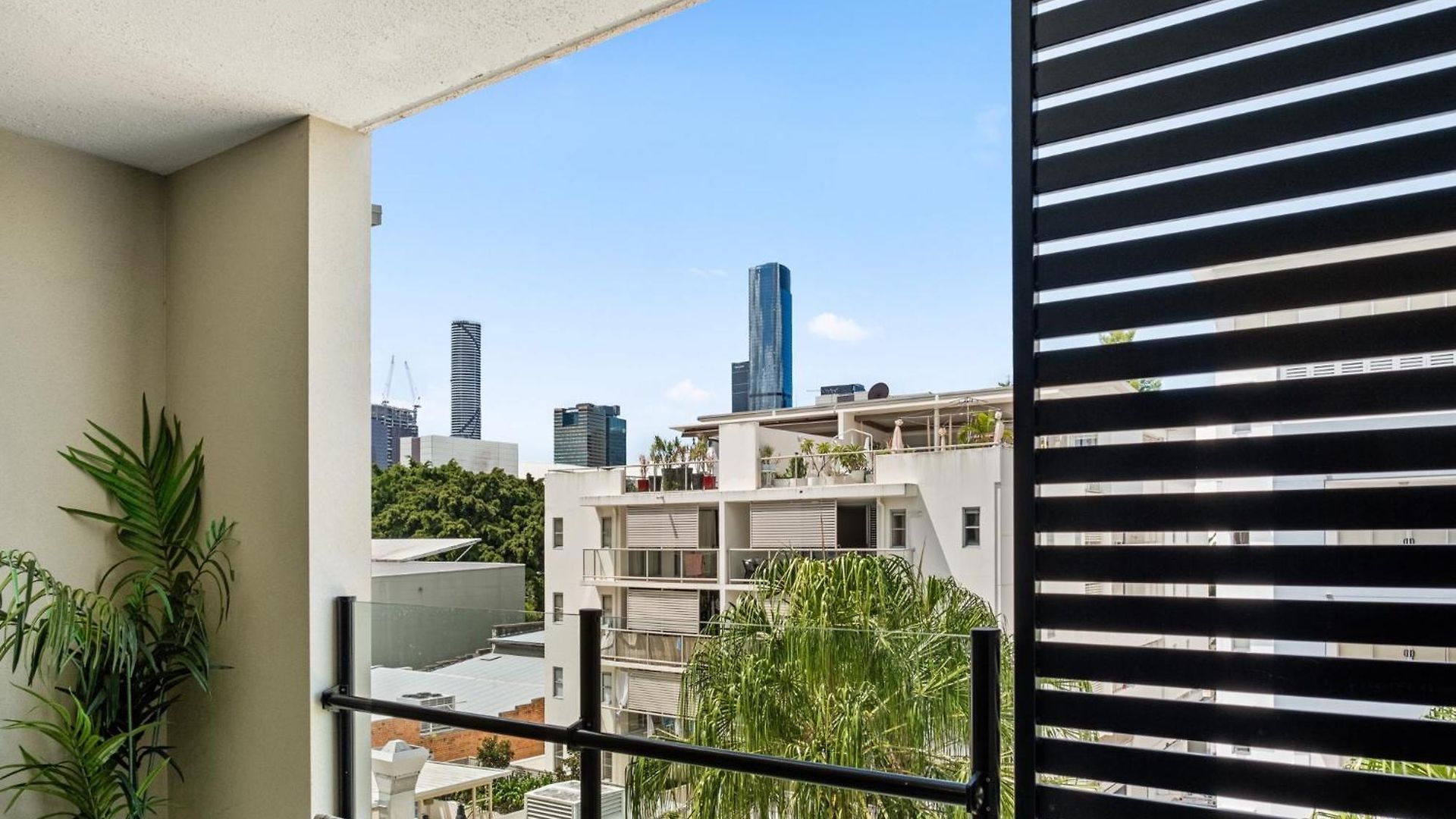 South With Pool Access * Brisbane