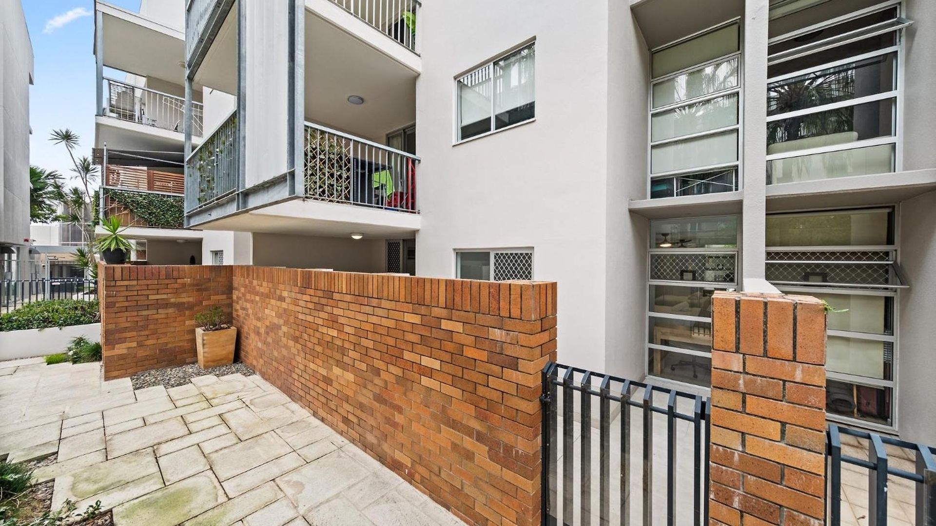 Vibrant 2-bed With Pool And Gym Access * Brisbane