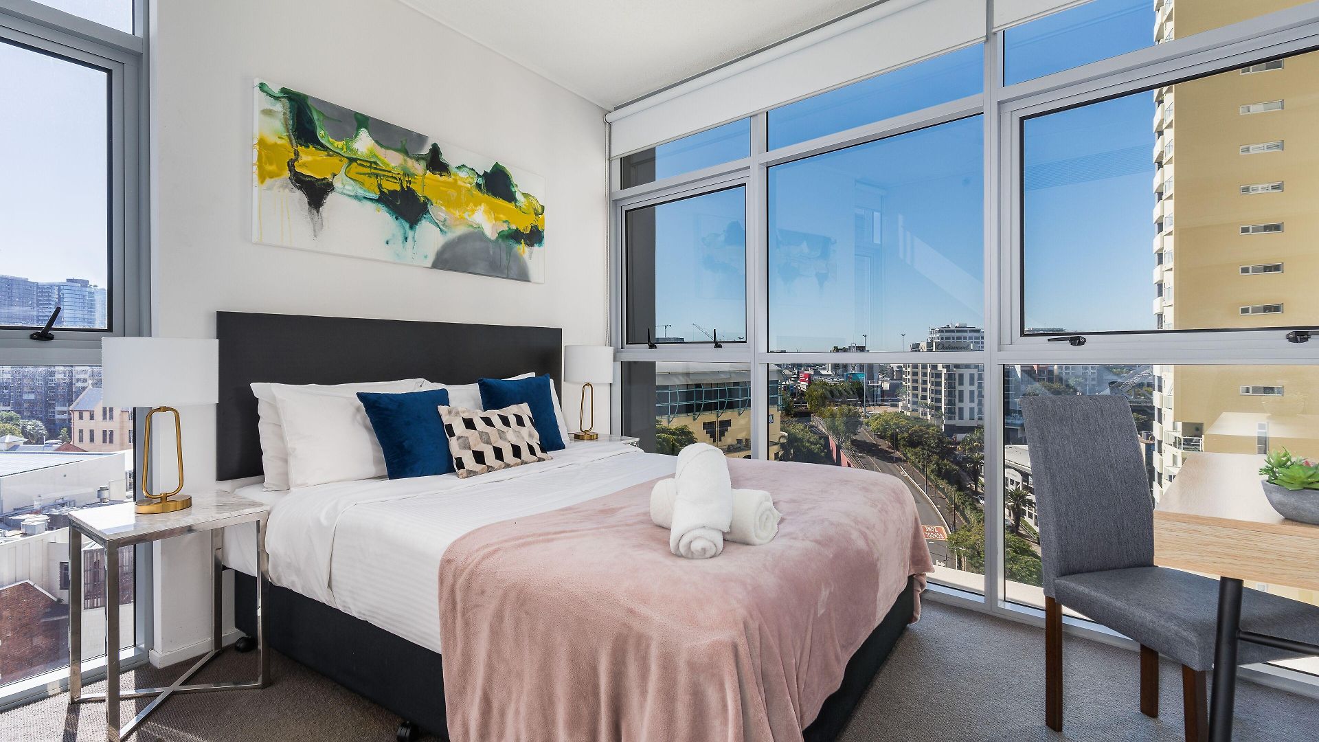 Apartment Skyline Hosted By Aab