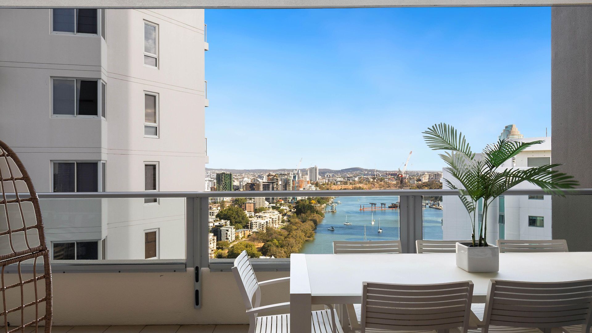 Apartment Skyline Hosted By Aab *