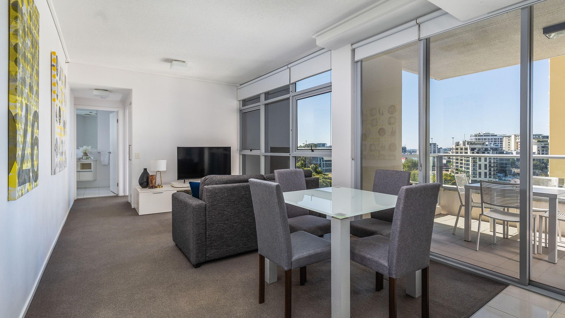 Apartment Skyline Hosted By Aab