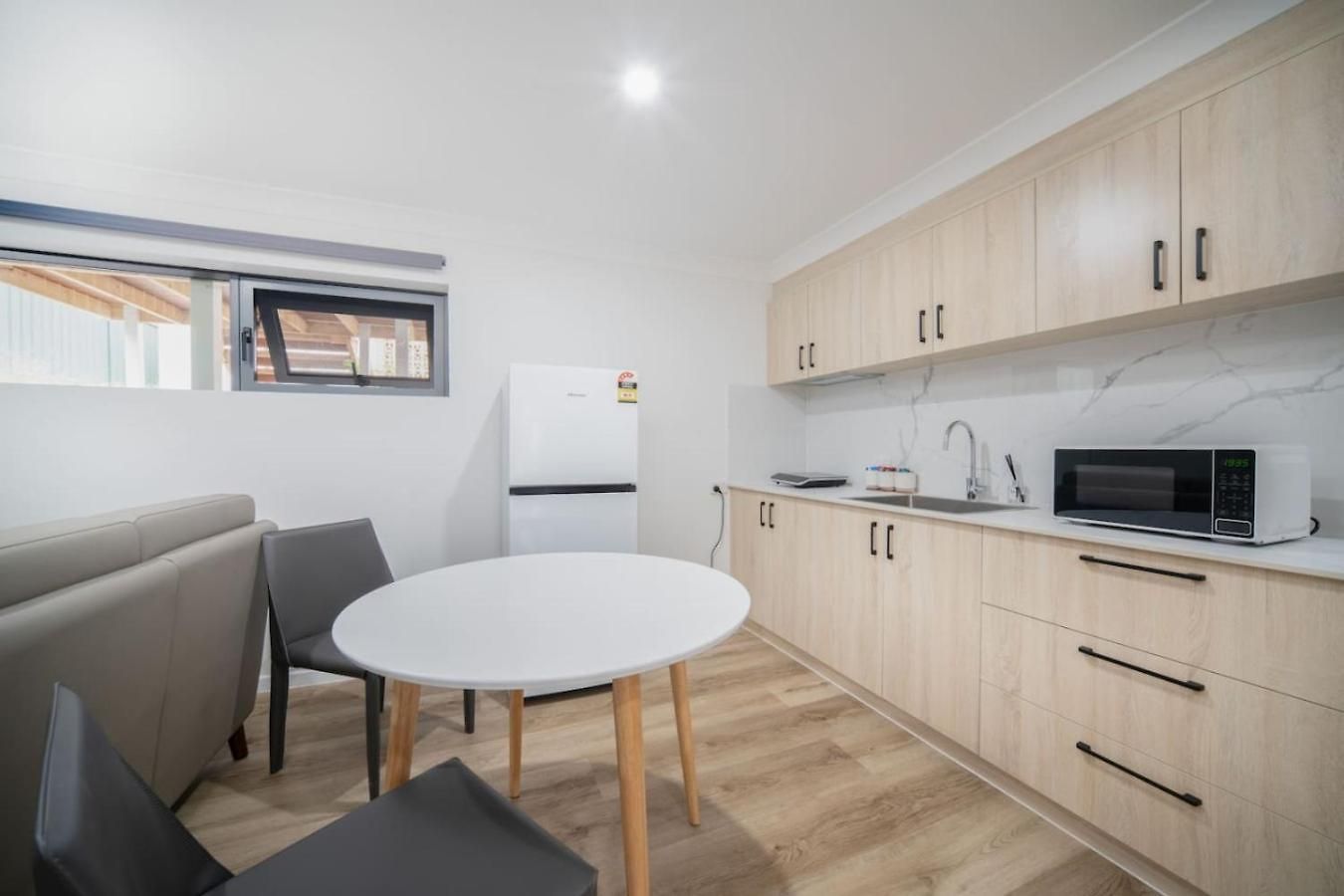 Newly Renovated Modern 2br Self-contained Unit * Brisbane