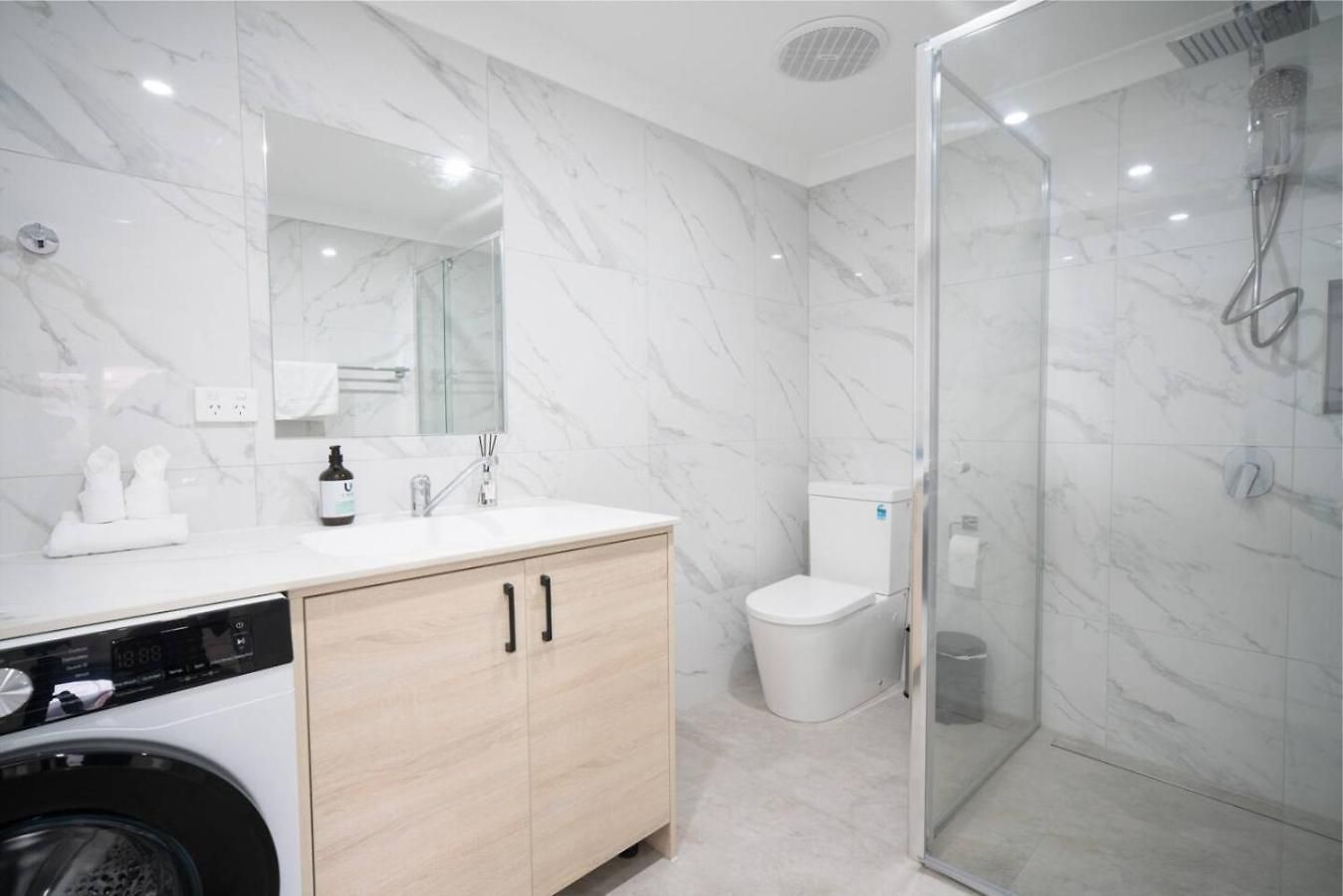 Self-contained Unit Perfect For Solo Or Couple Travelers Holiday home