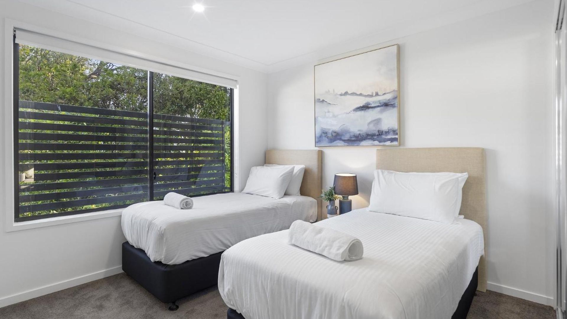 Holiday home Retreat With Parking Close To Greenslopes Hospital