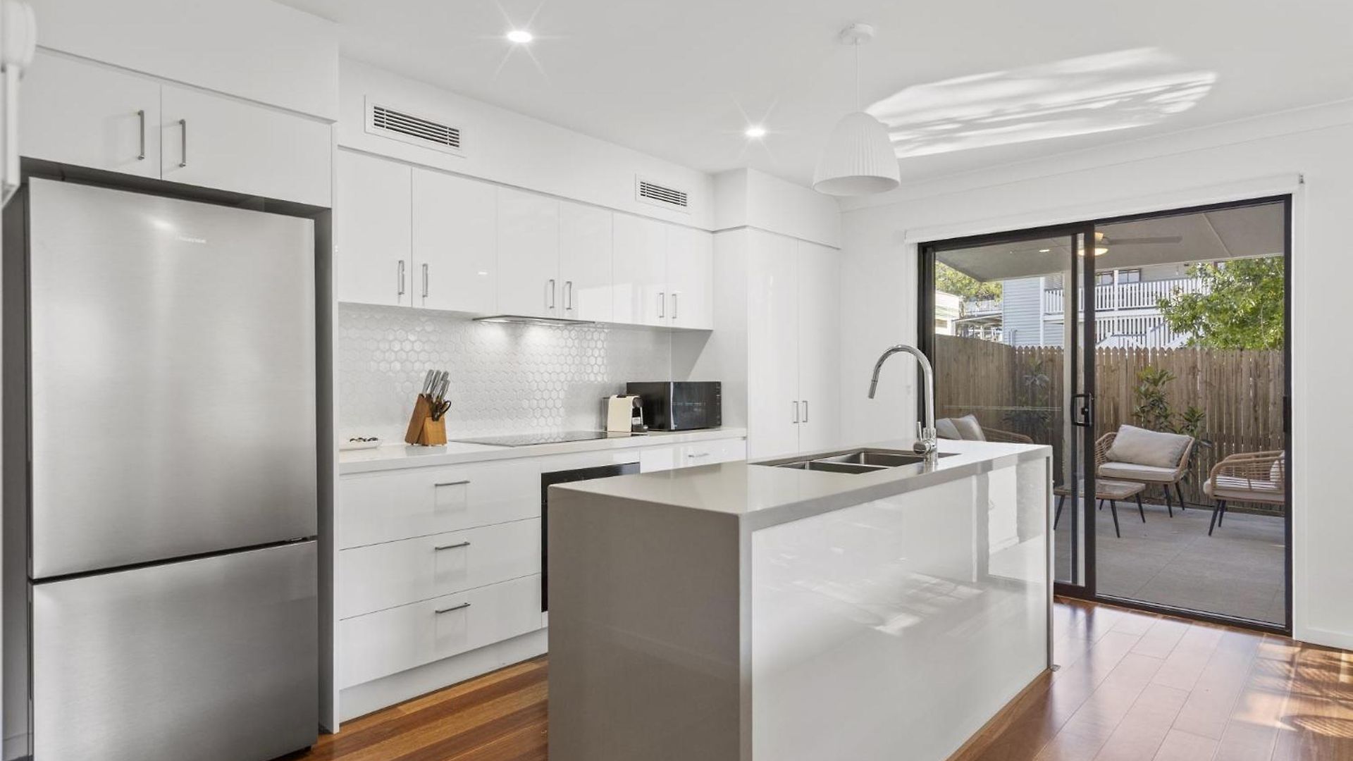 Retreat With Parking Close To Greenslopes Hospital * Brisbane