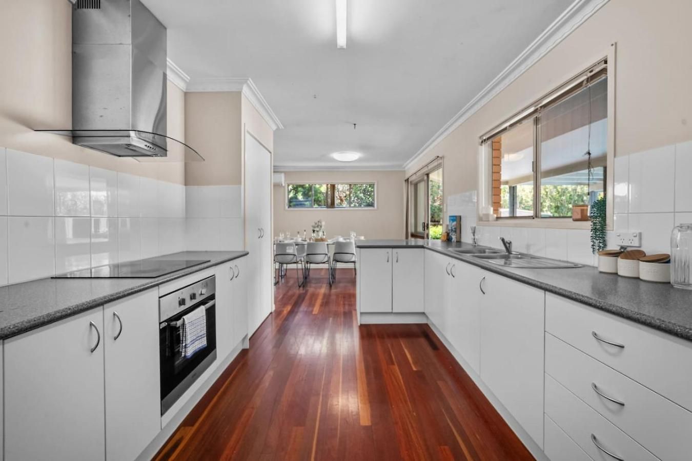 Holiday home Chic Vibes Oasis Pool And Patio Comfort For Groups Brisbane