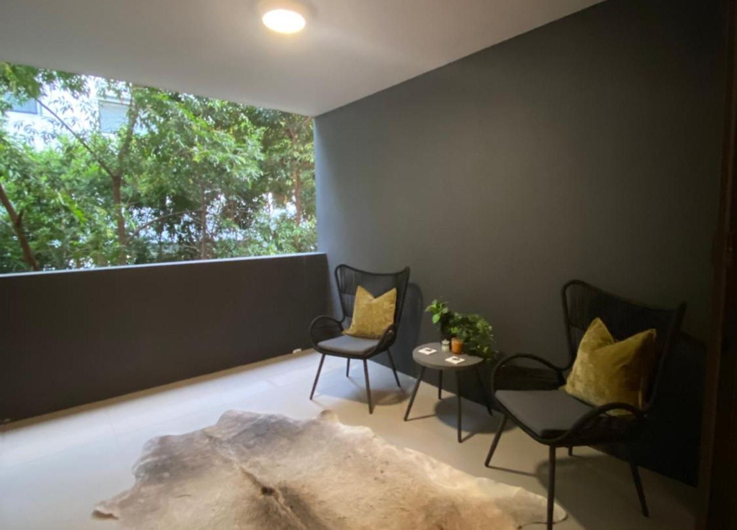 Urban Retreat - Shared With Queen Bed And Private Ensuite Homestay *