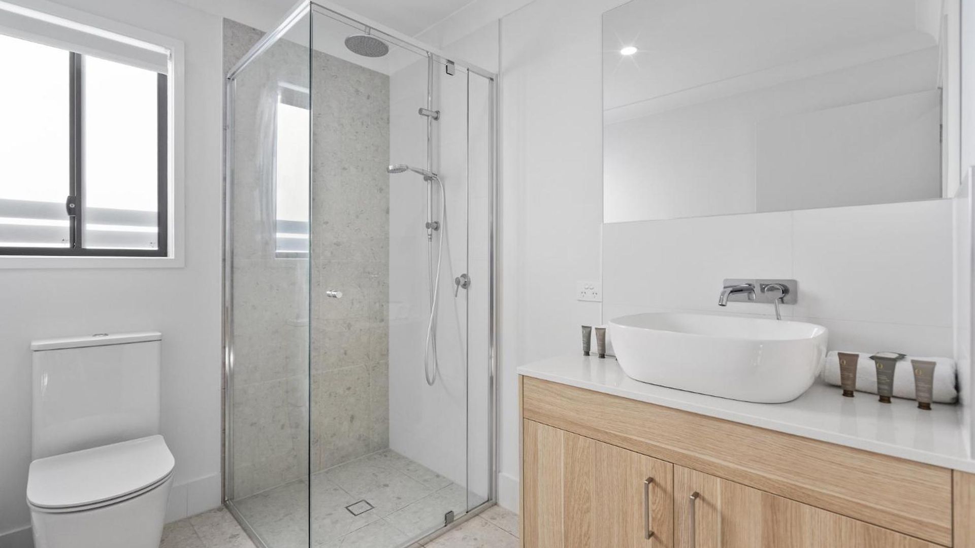 Retreat With Parking Close To Greenslopes Hospital Holiday home Brisbane