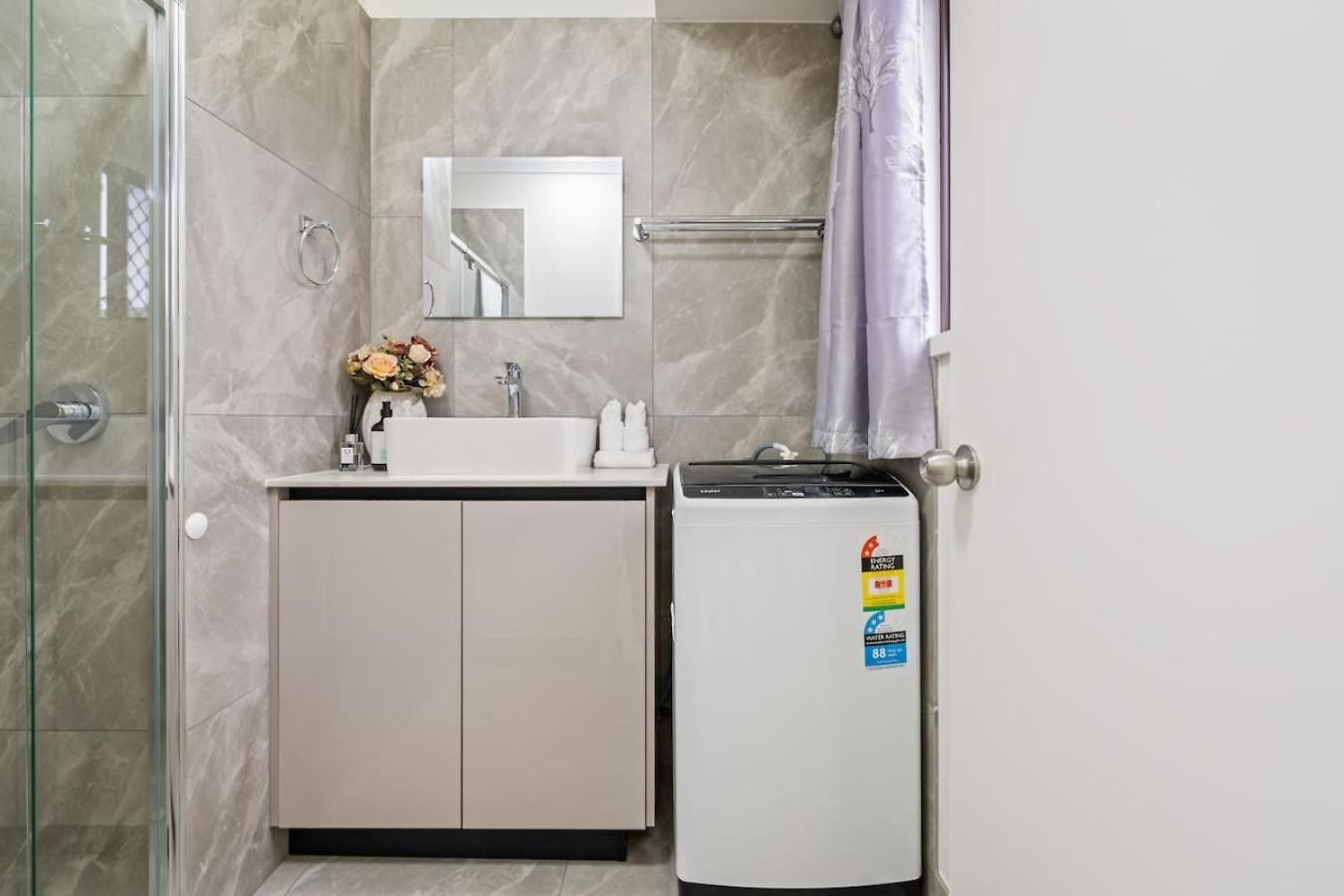 Affordable Comfort Cozy With Essentials Holiday home Brisbane