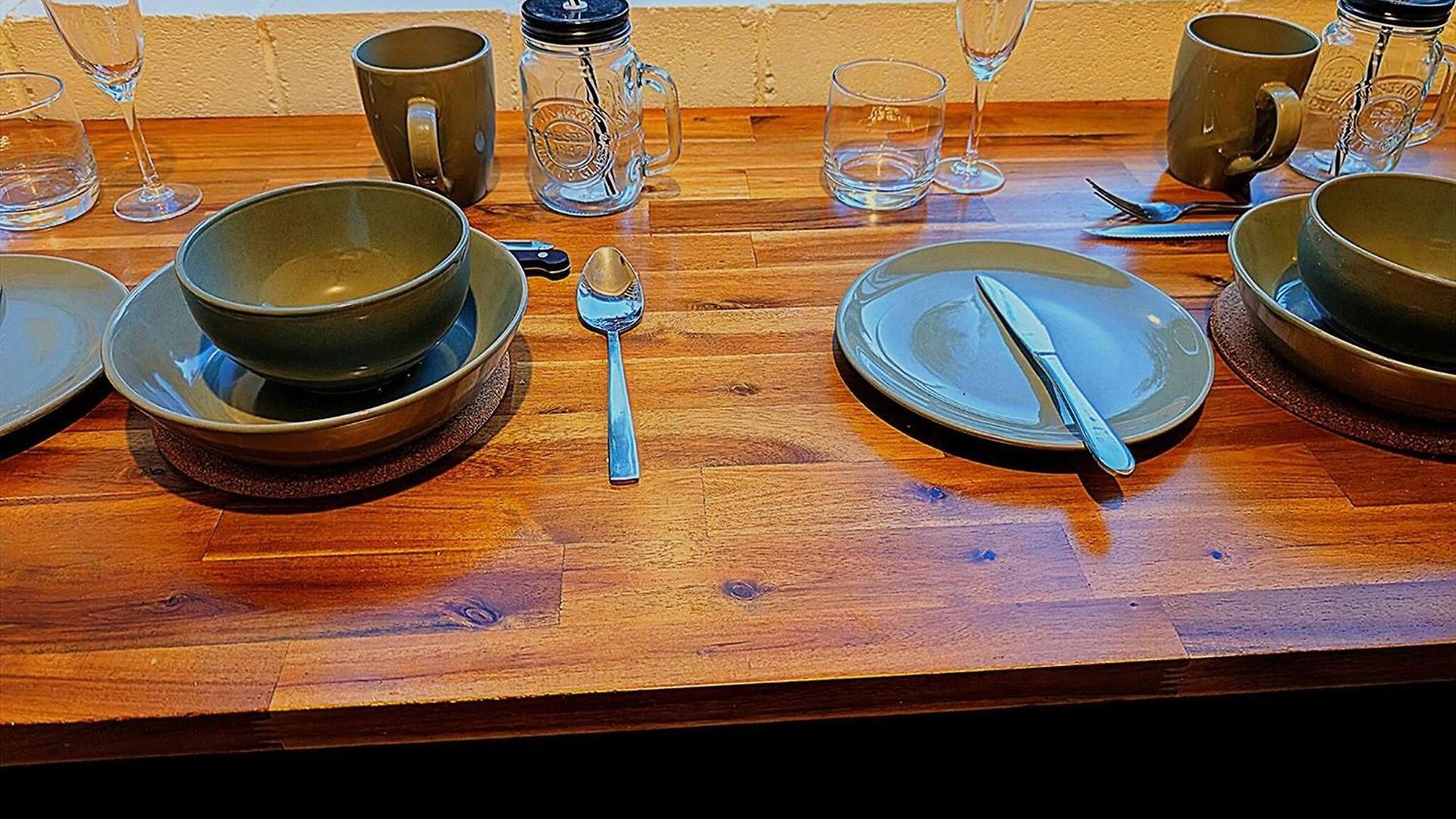 Peaceful, Modern, Lowtoxic, Bfast Included Holiday home *