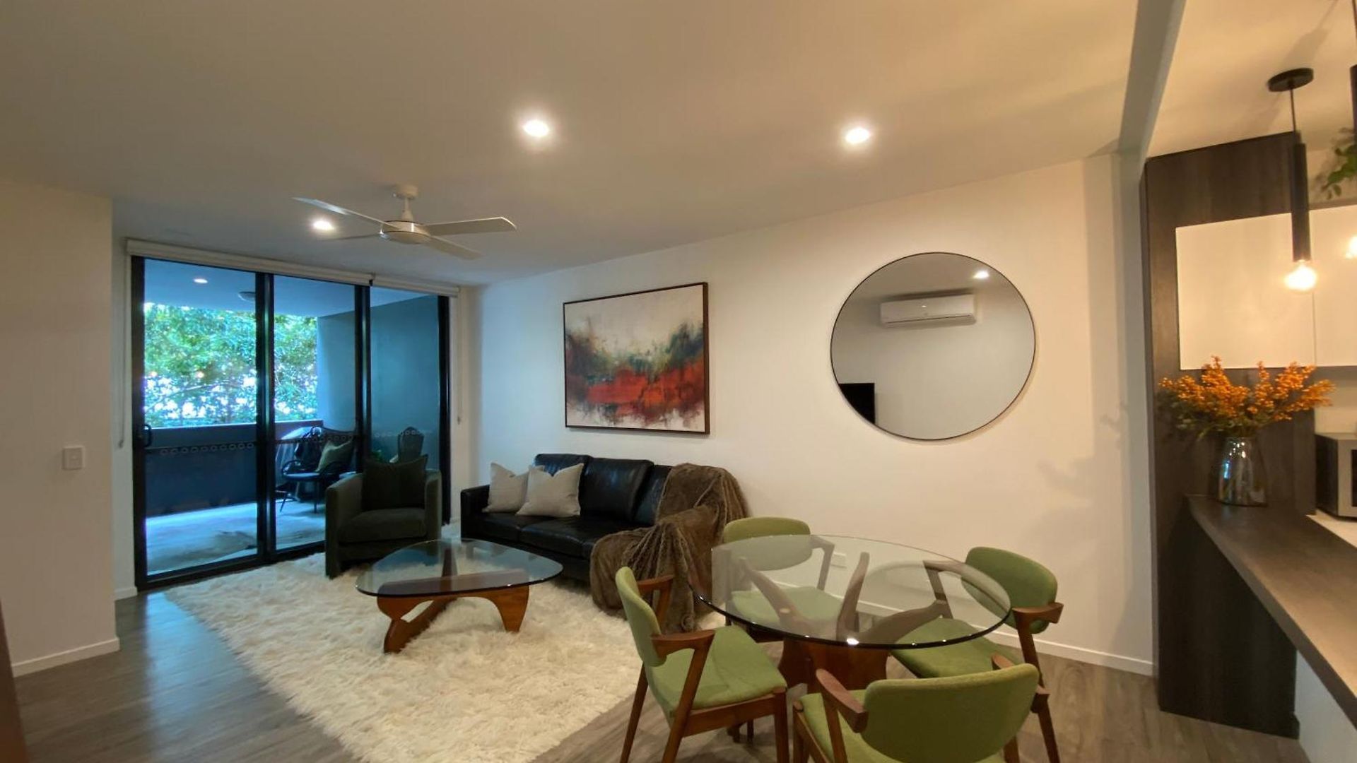 Homestay Urban Retreat - Shared With Queen Bed And Private Ensuite Brisbane