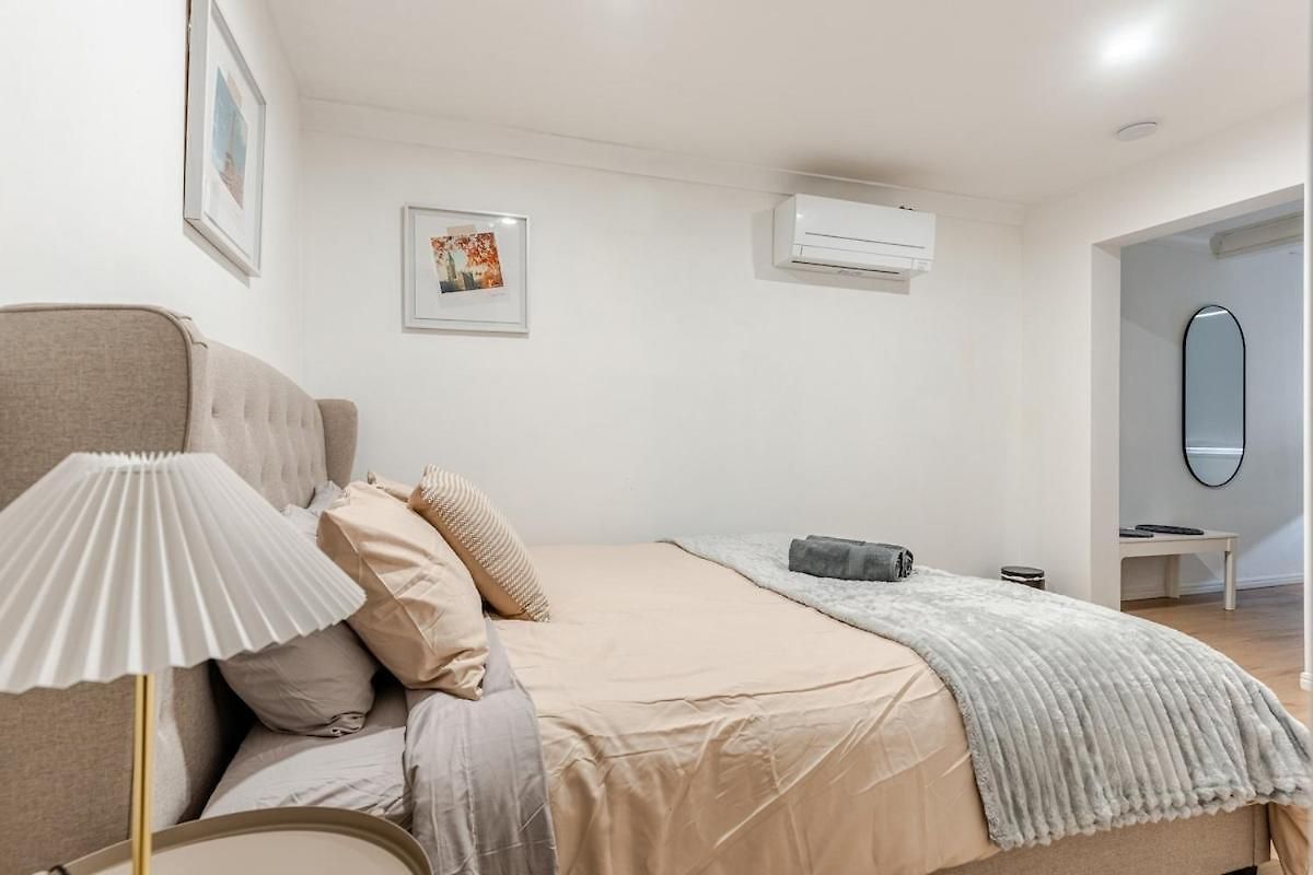 Holiday home B5q Abnb-style 2br House With Free Parking And 5 Mins Ride To Eagle Farm *