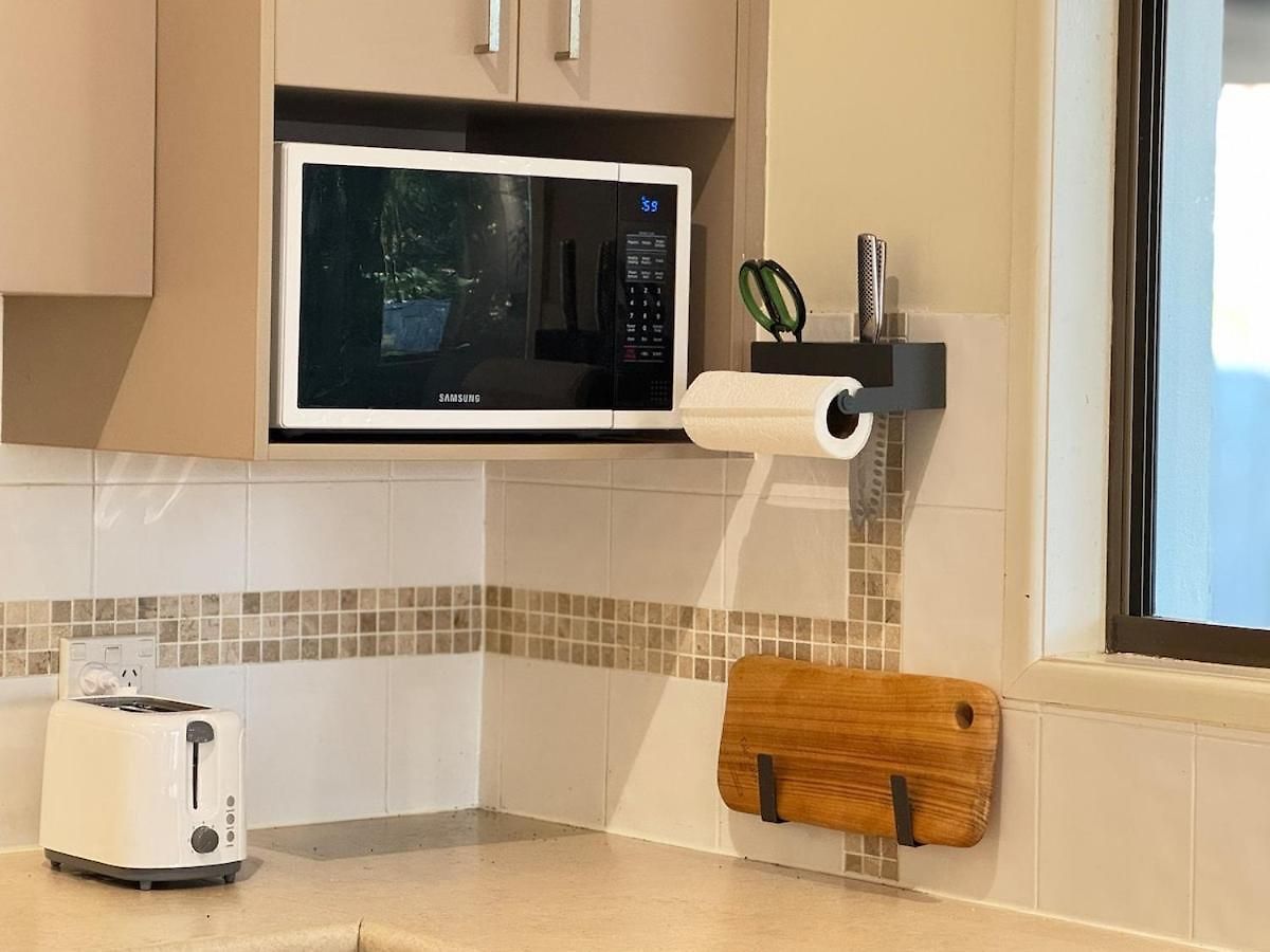 Steps From Sunnybank Hills Shopping Spacious