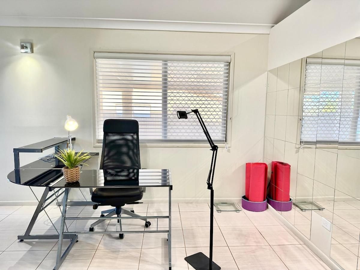 Steps From Sunnybank Hills Shopping Spacious * Brisbane