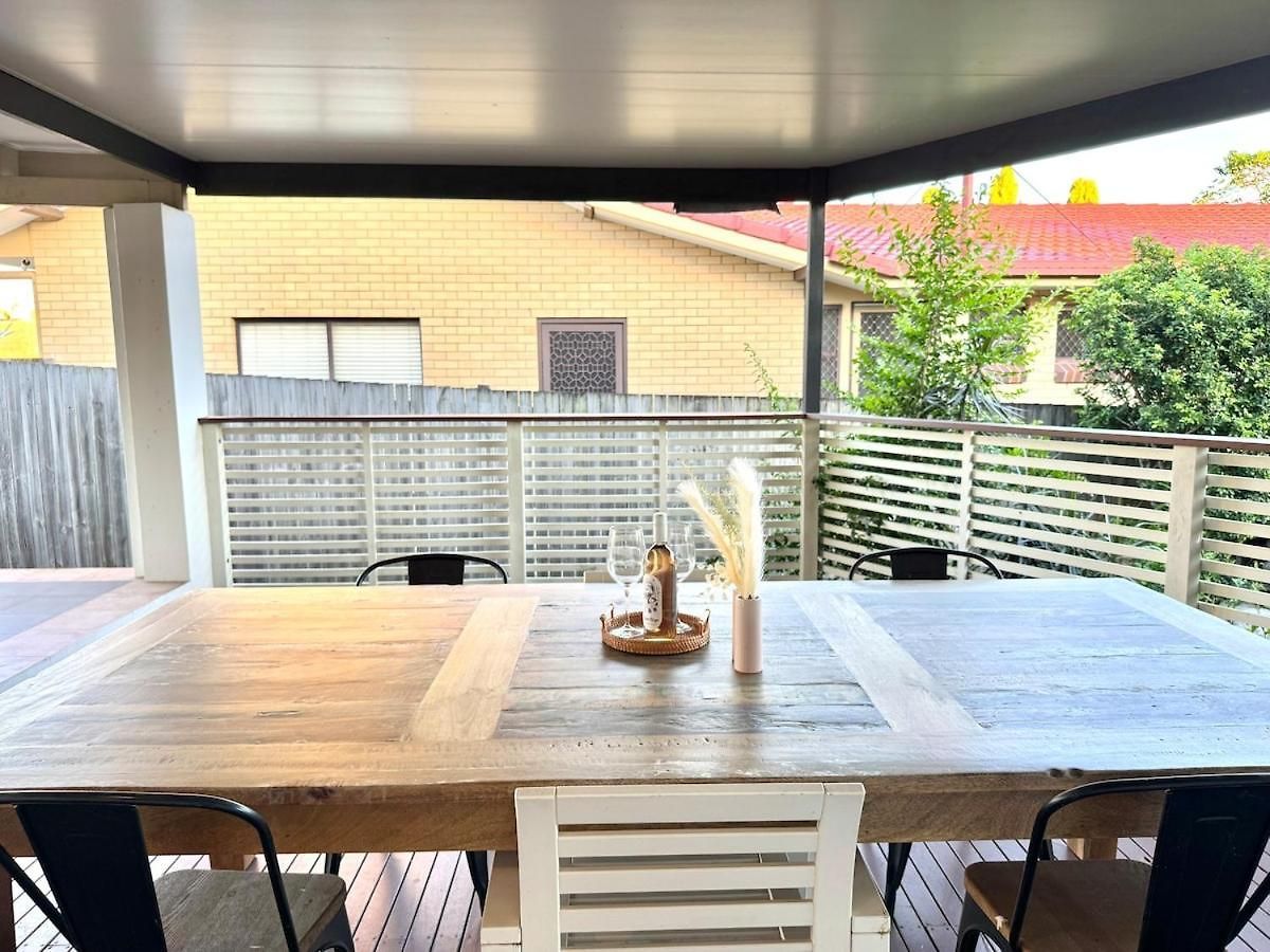 Steps From Sunnybank Hills Shopping Spacious * Brisbane