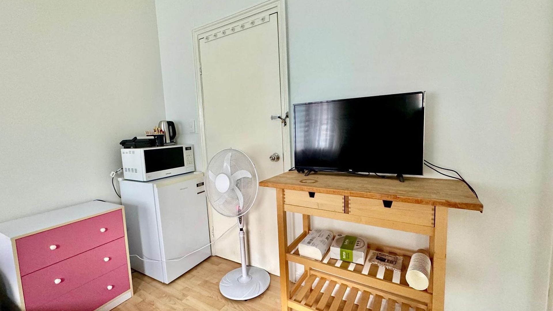 Ensuite Bathroom With Separate Entrance Apartment Brisbane