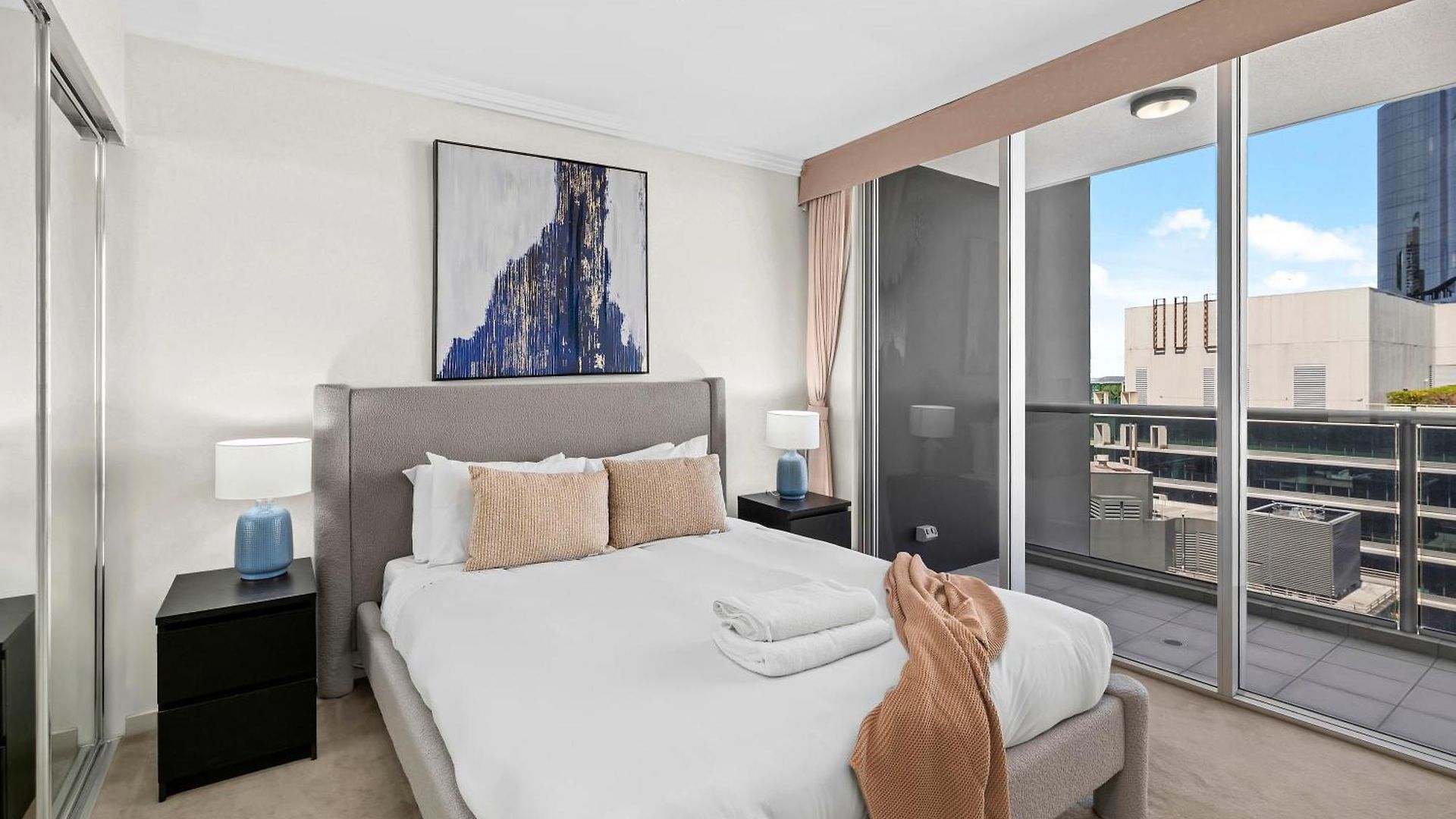 Apartment 2br With Balcony, Pool, Gym And Wifi *