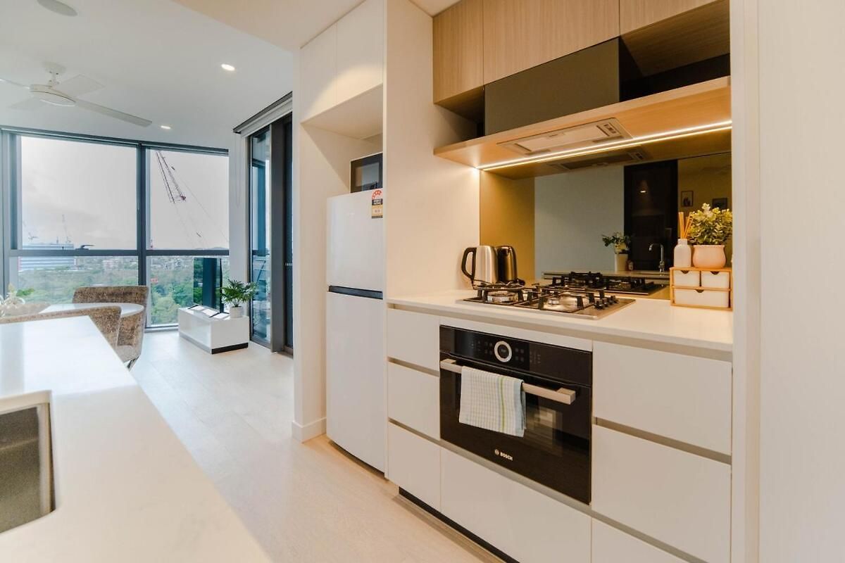 Apartment Stylish 2b1b In Qw Brand New & Step To Casino