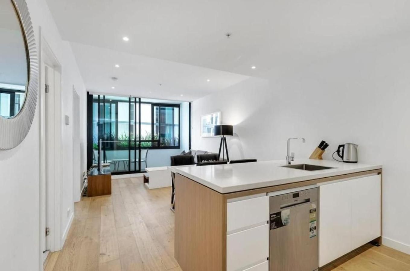 Fortitude Valley 1brm With Skyline Views * Brisbane