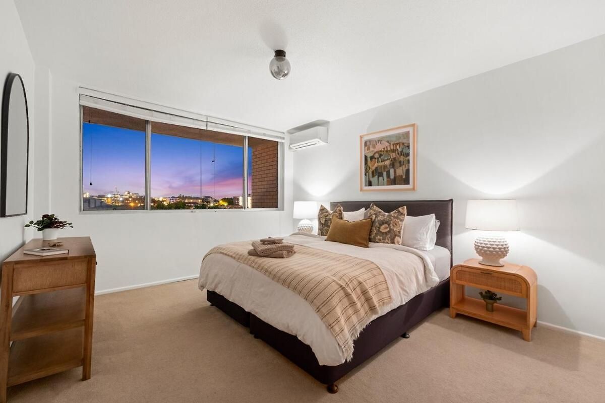 New Farm Sophisticated Retro - 3bed-1bath-1car-views