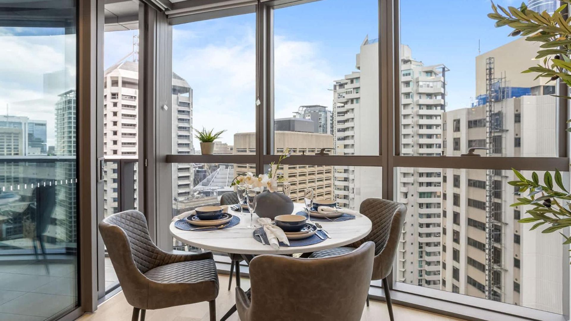 1br Retreat- & River Views Queen's Wharf Brisbane