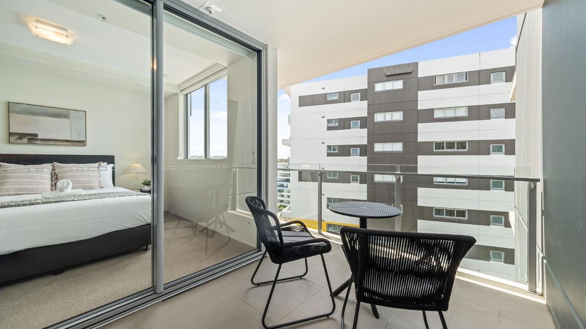 Apartment Duncan Street West End *