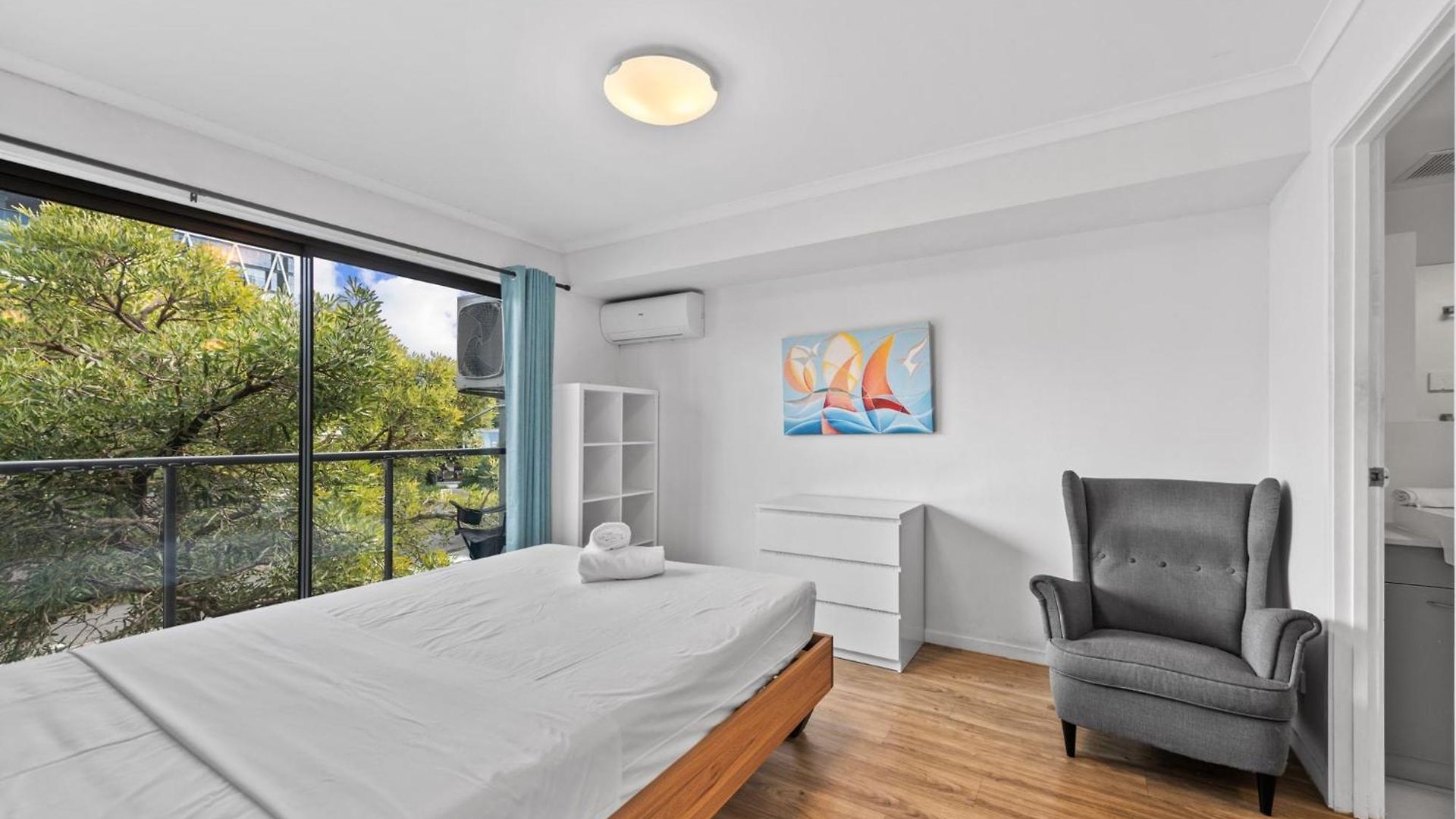 Bowen Hills Apartment *