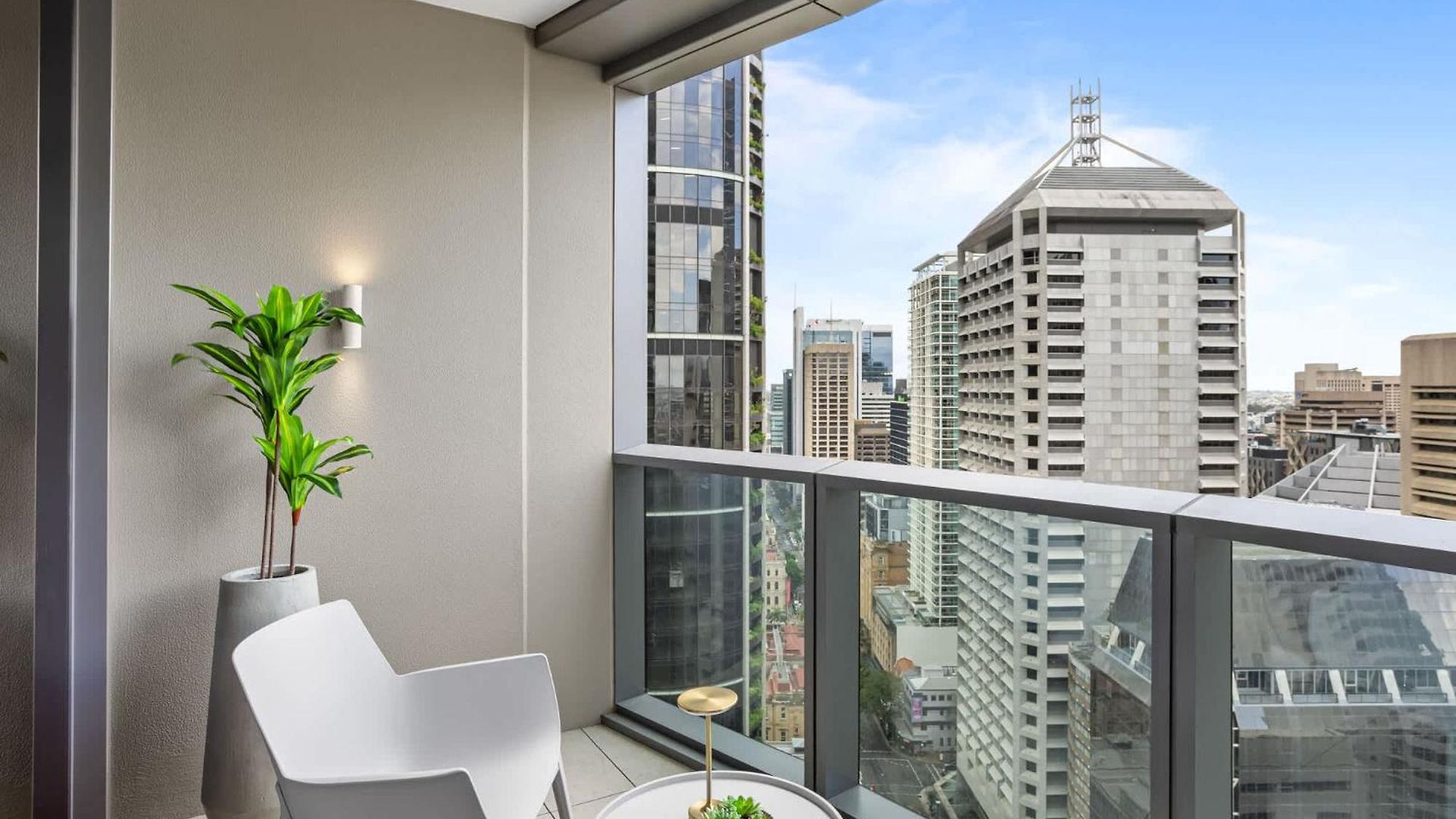 1br Retreat- & River Views Queen's Wharf Apartment *