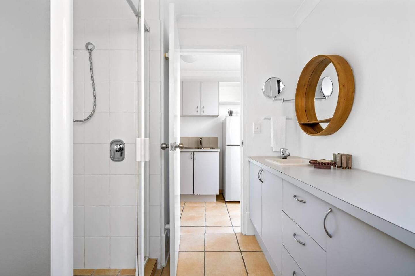 Modern 1-bed Retreat With Patio & Shed Access Apartment Brisbane