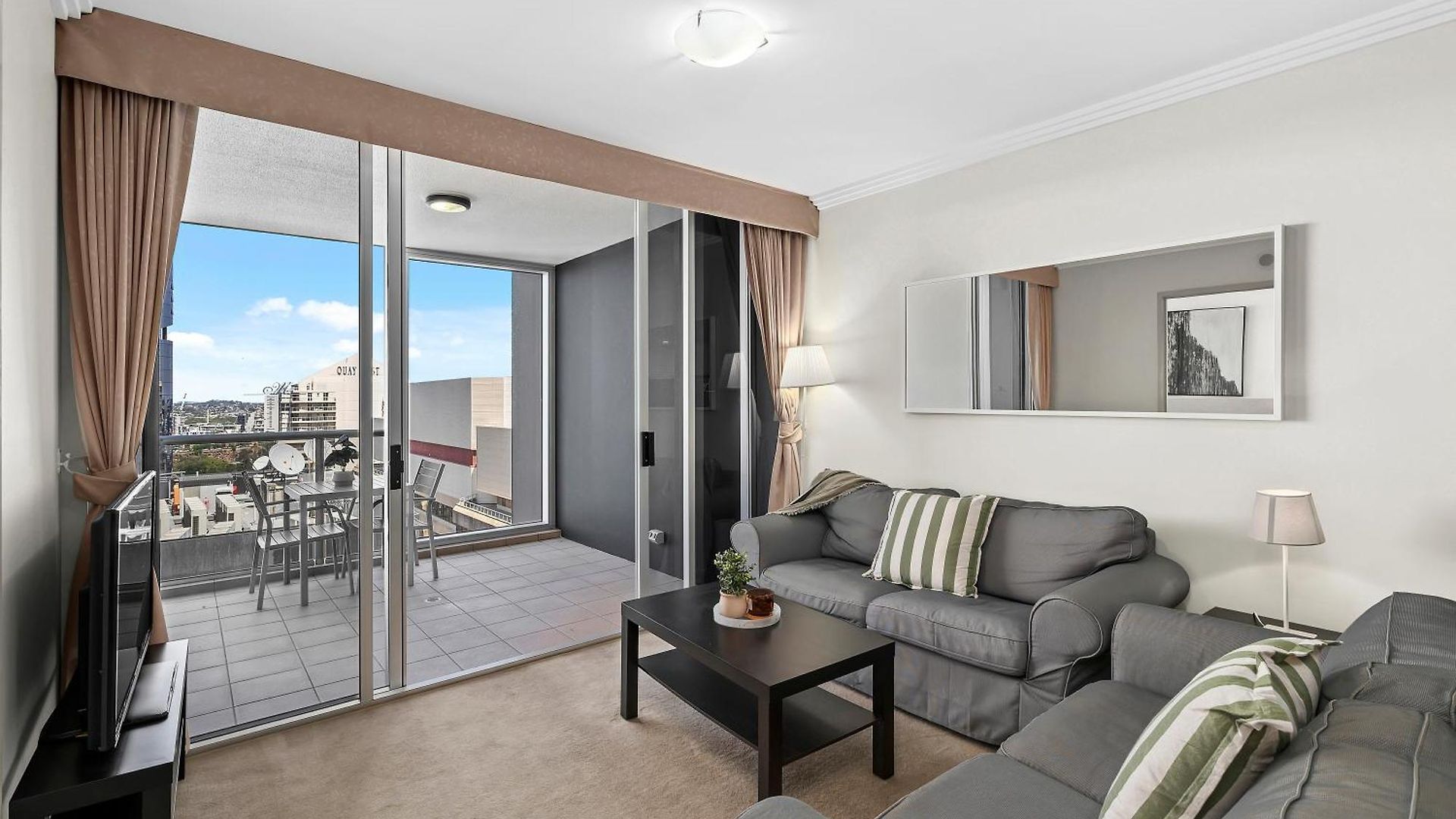 2br With Balcony, Pool, Gym And Wifi Apartment *
