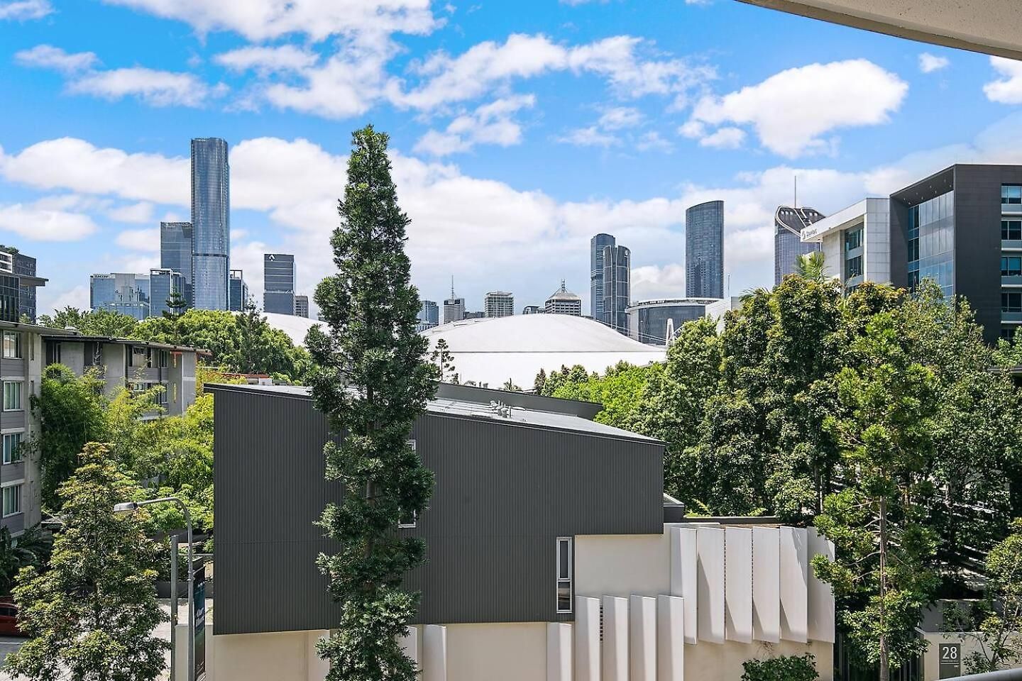 Saphira Edge - Art Deco Elegance In Brisbane's Heart Apartment