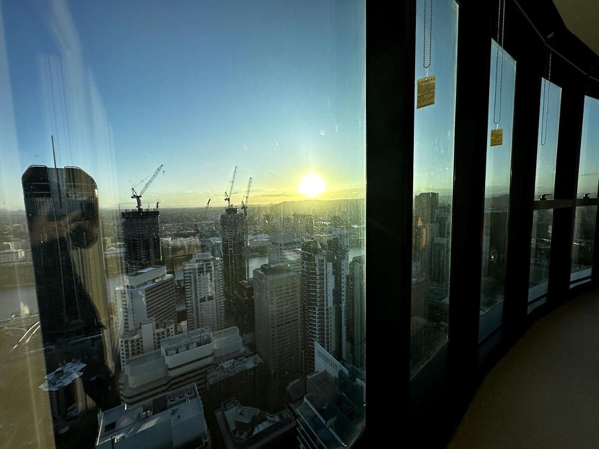 Four Bedroom In Cbd Apartment