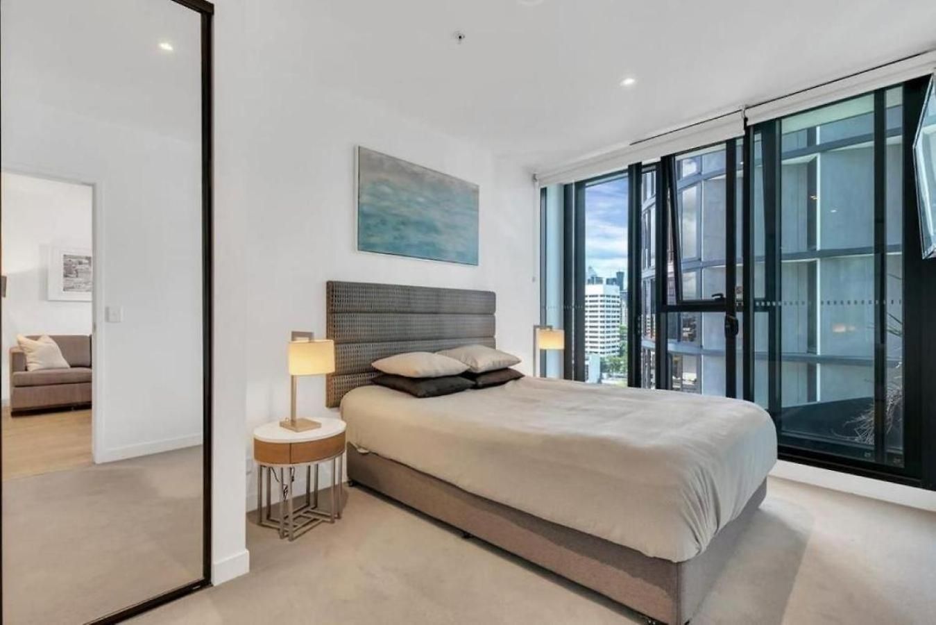 Fortitude Valley 1brm With Skyline Views *