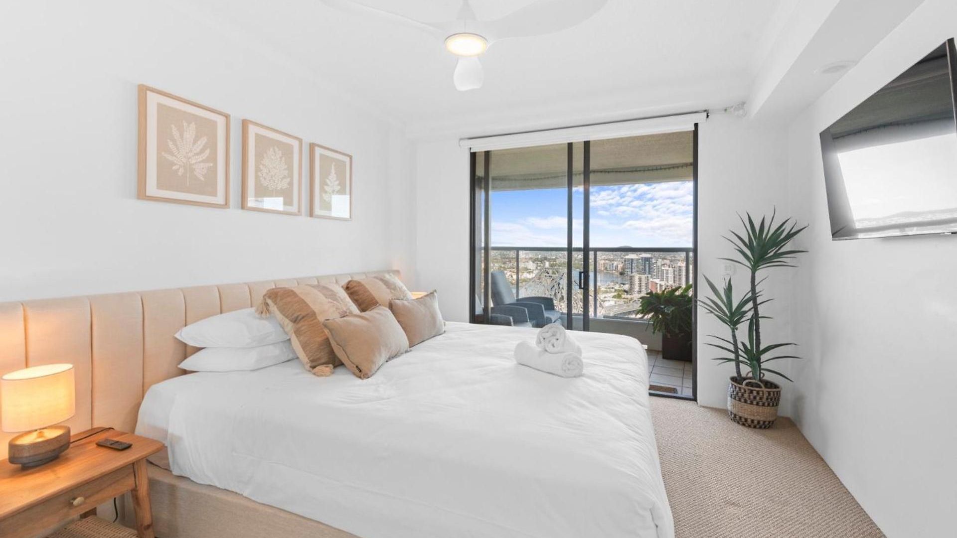 River Place Apartment *