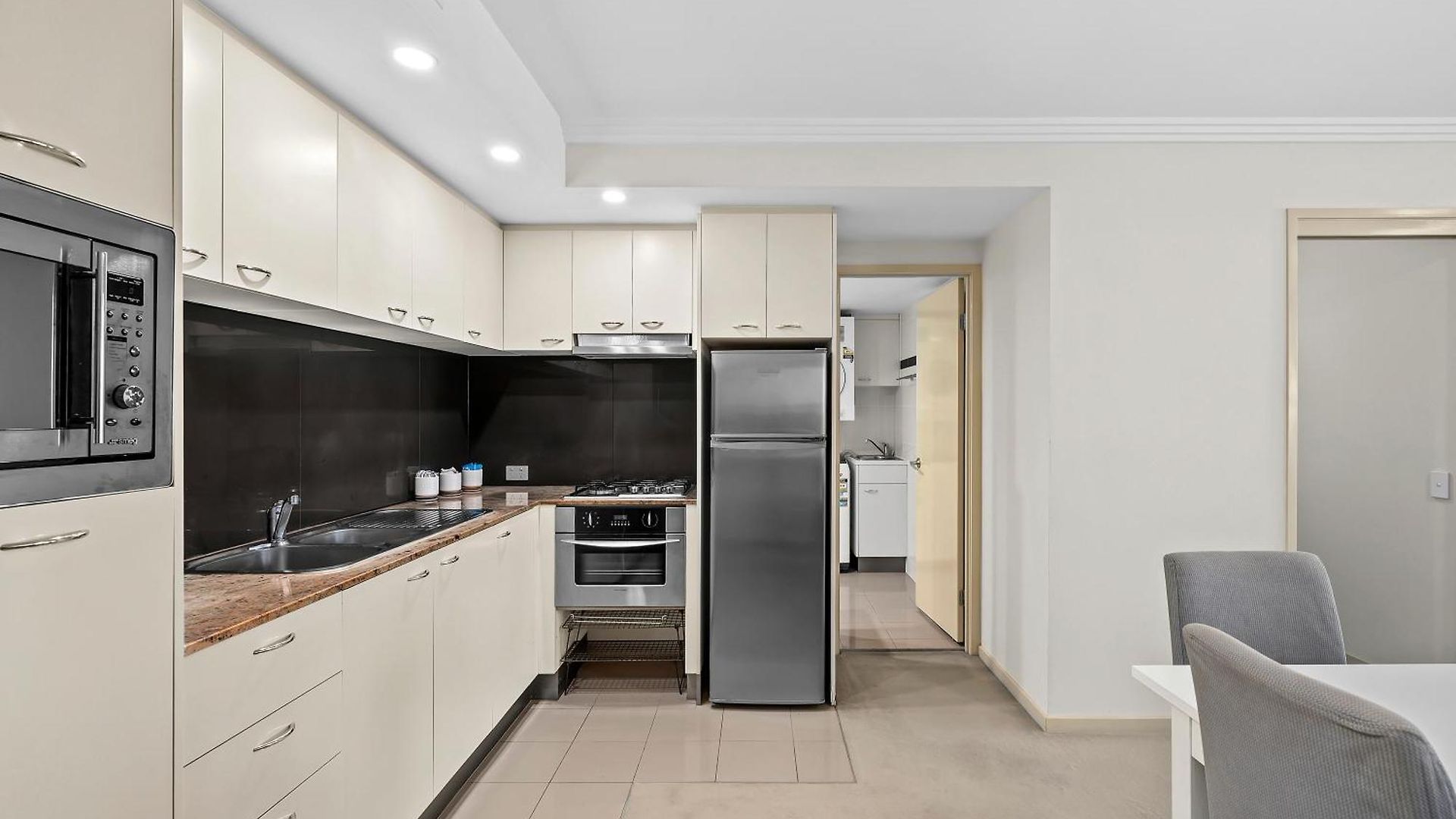 Apartment 2br With Balcony, Pool, Gym And Wifi