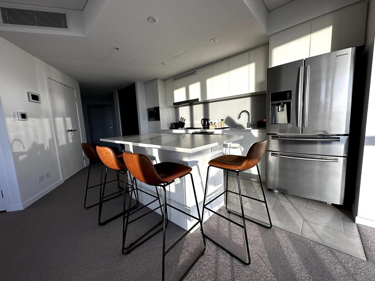Four Bedroom In Cbd Apartment