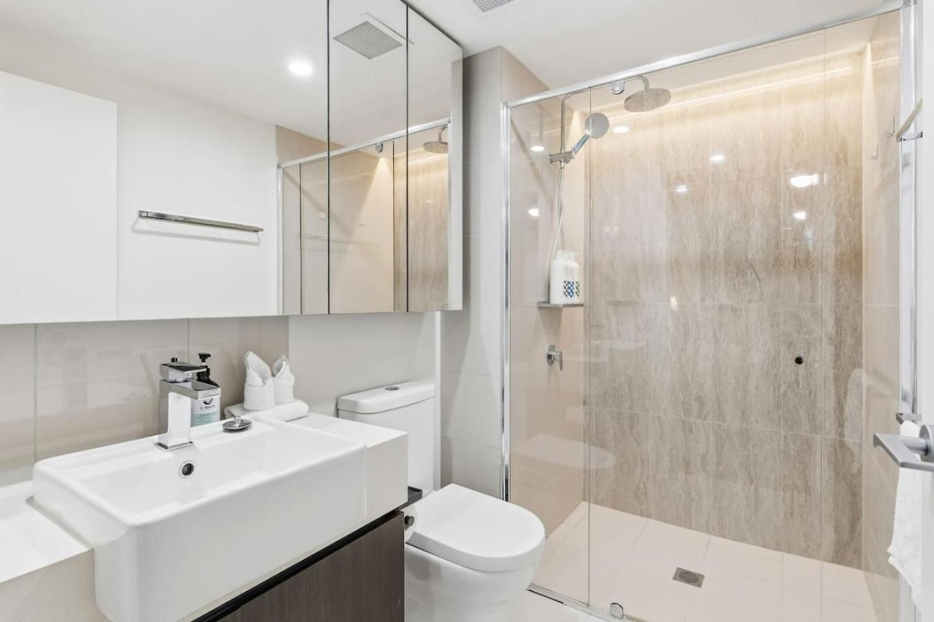 Modern Luxe Urban Comfort In Heart