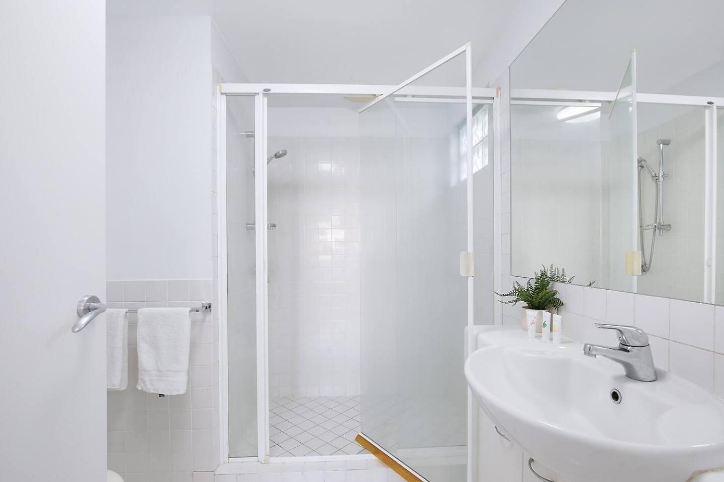 Saphira Edge - Art Deco Elegance In Brisbane's Heart *