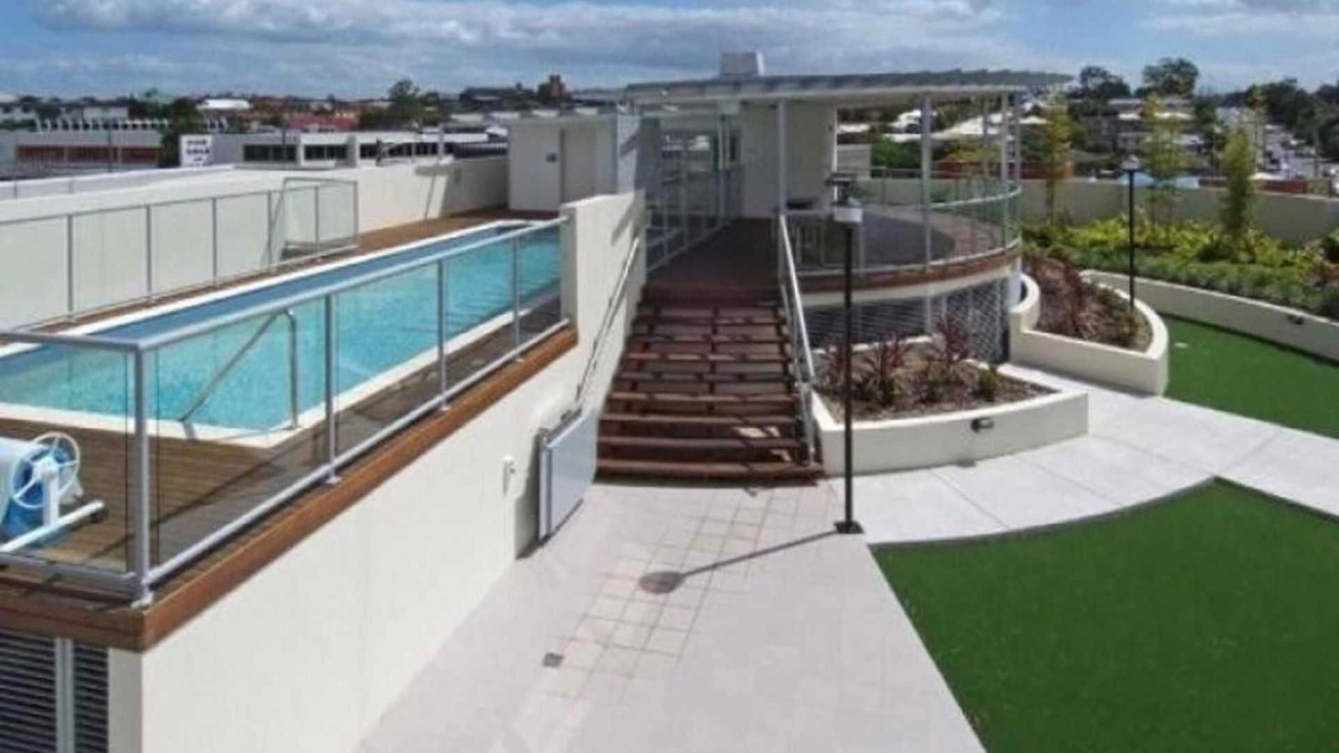 2-bedroom Apartment *