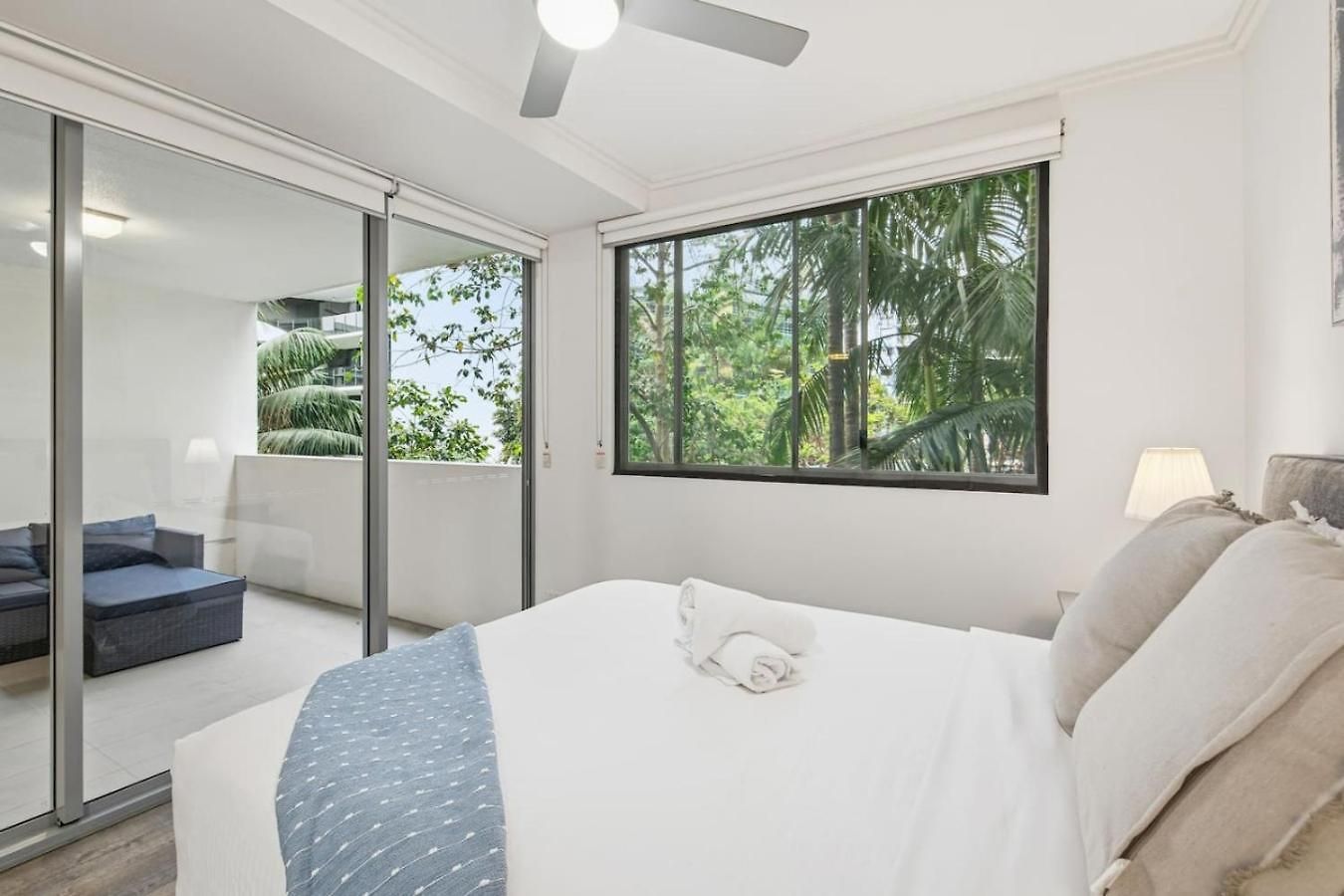 Modern Luxe Urban Comfort In Heart Apartment Brisbane
