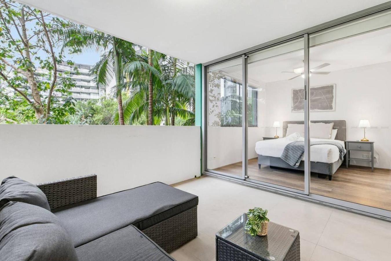 Modern Luxe Urban Comfort In Heart Apartment Brisbane